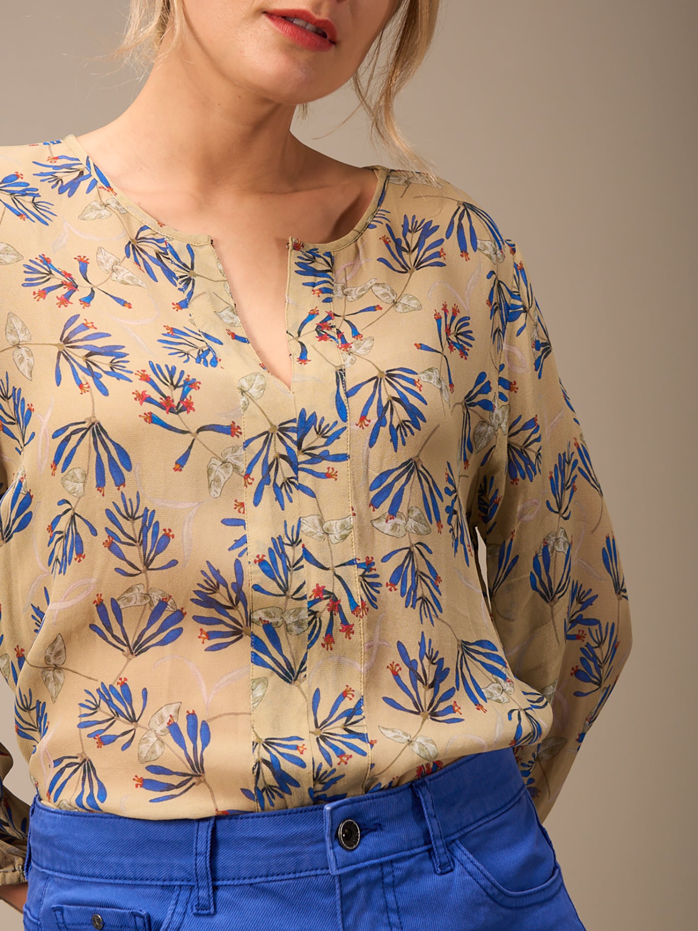 blouse à col rond