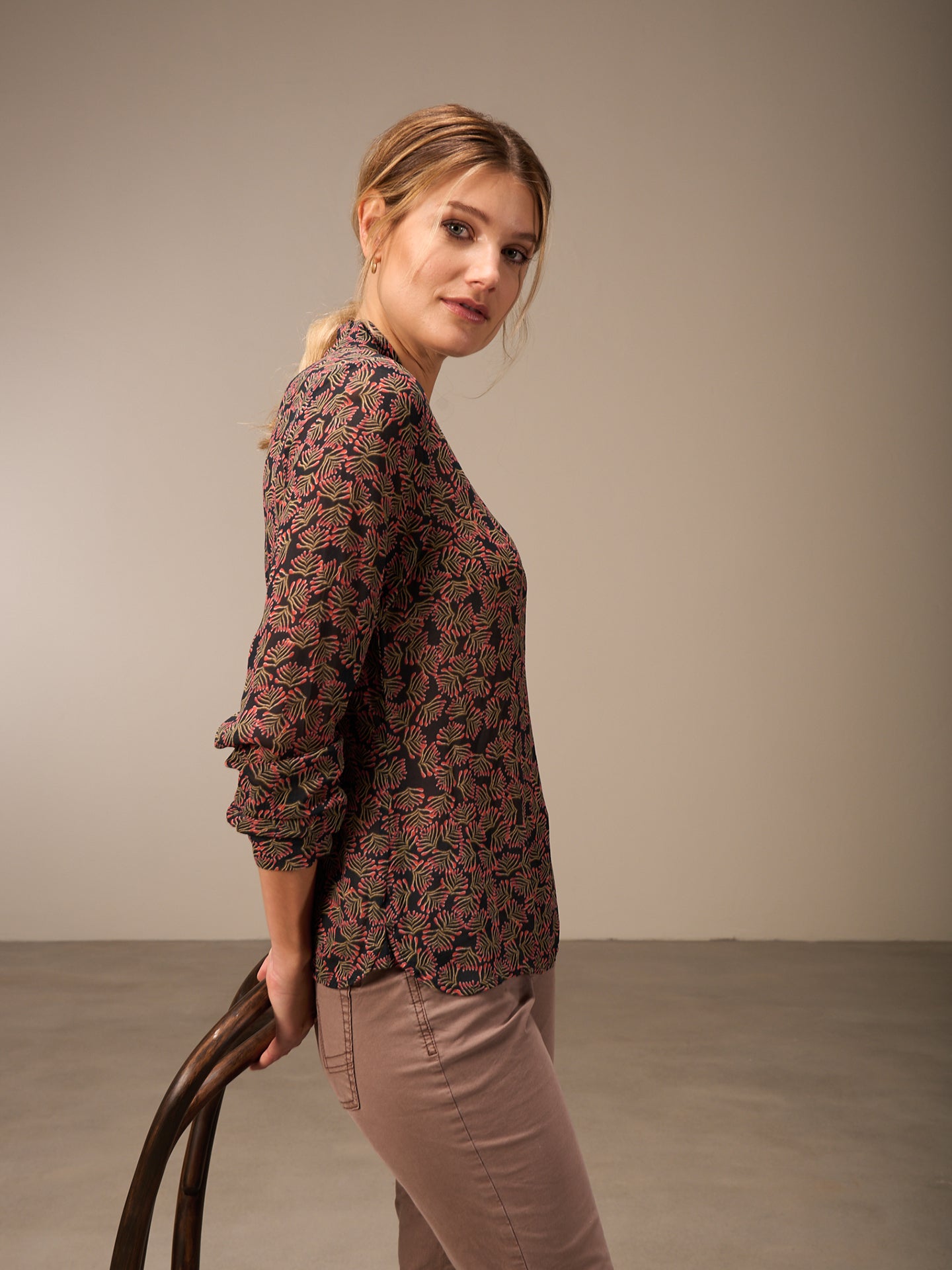 Bluse mit Stehkragen