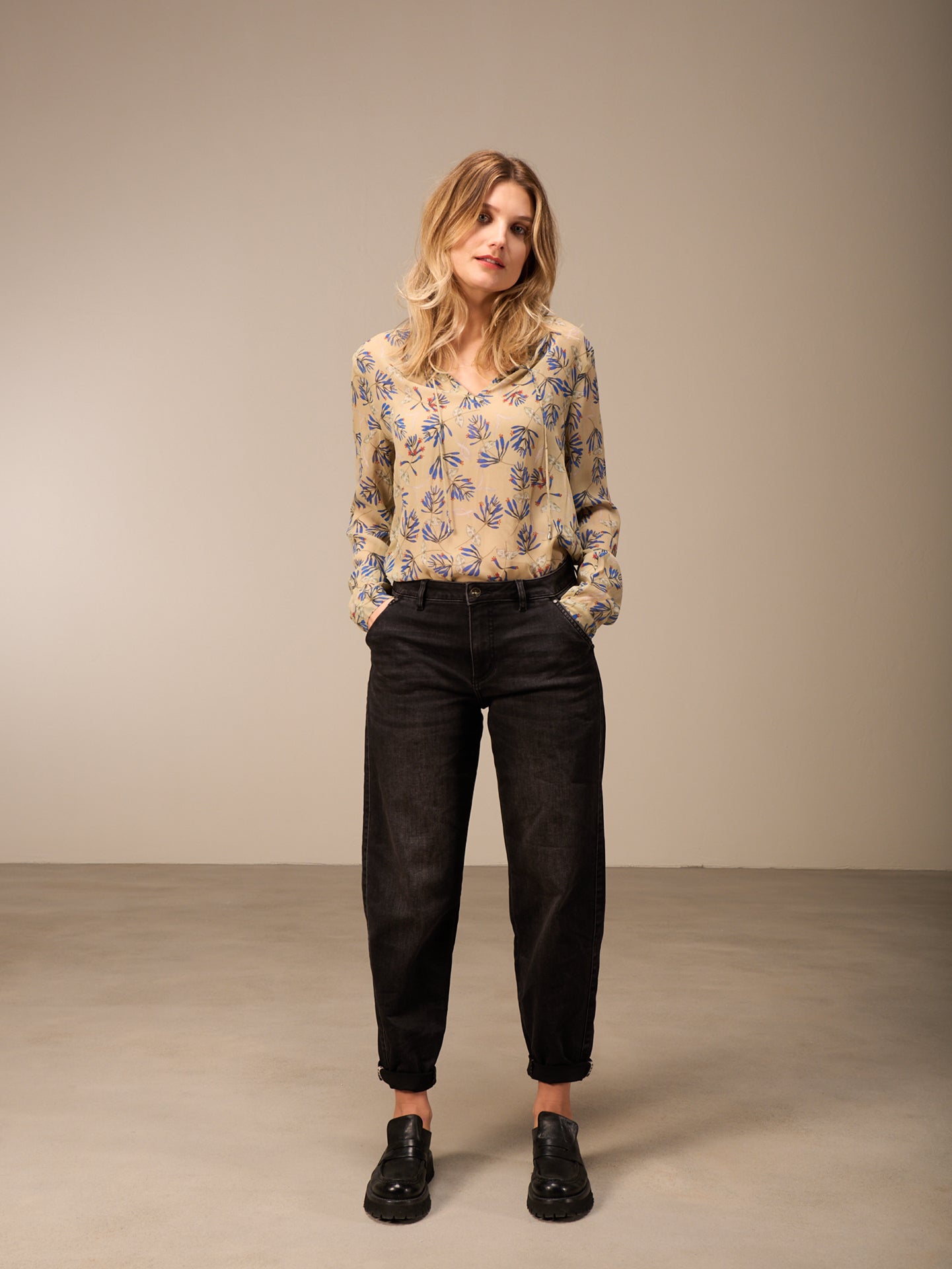 Bluse mit Stehkragen