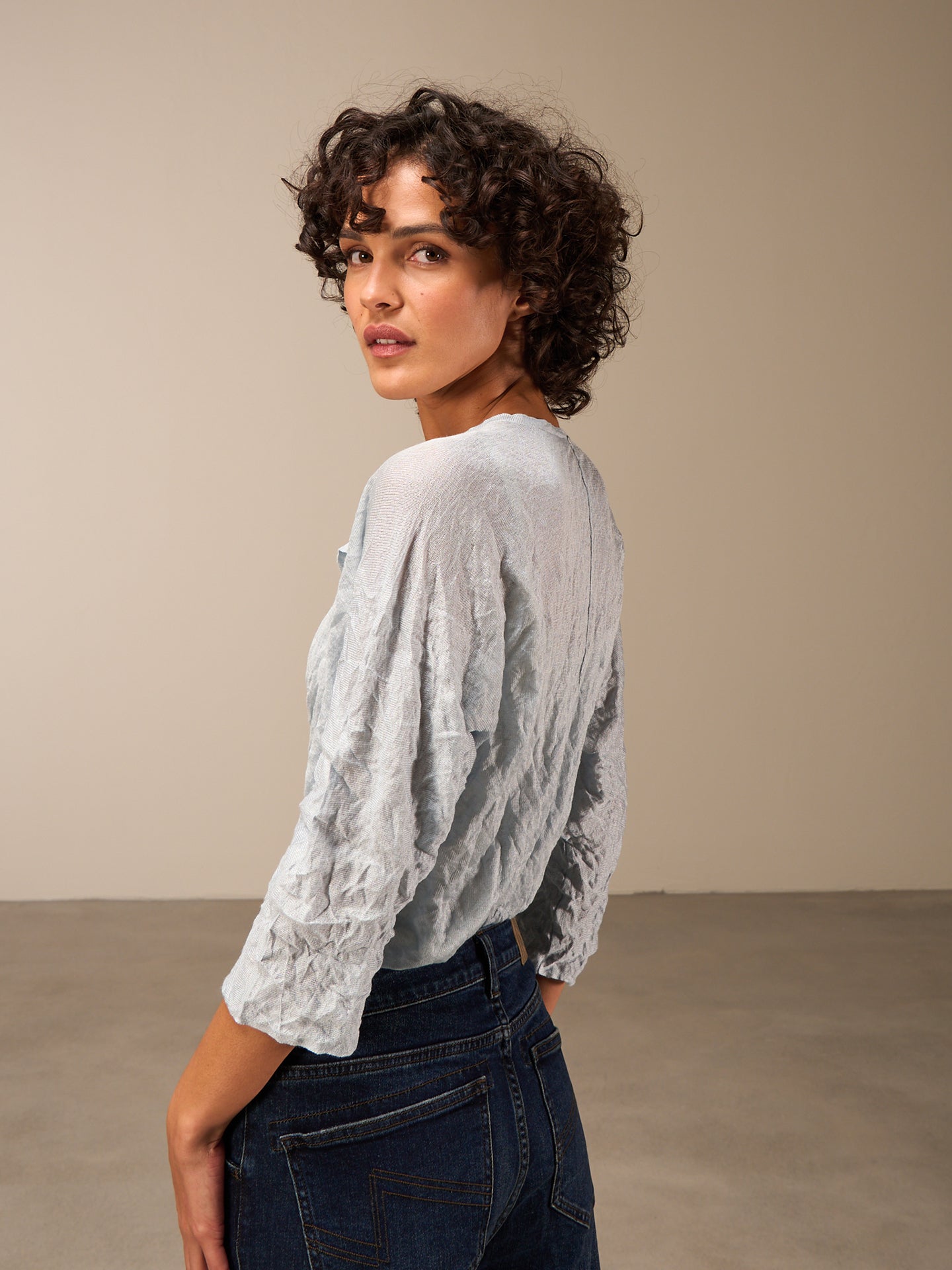 Strickjacke gewickelt