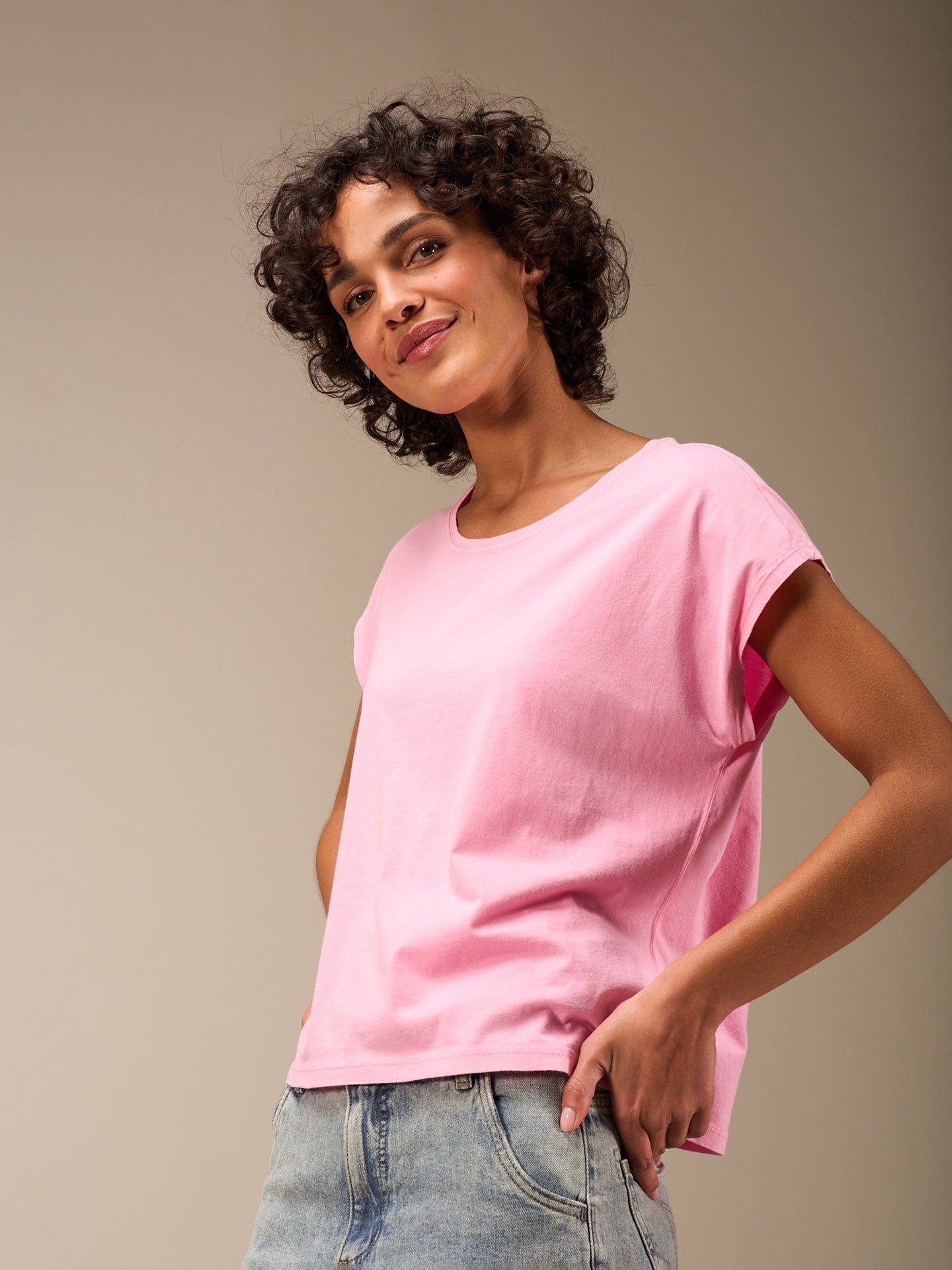 T-shirt à manches coupées raccourcies