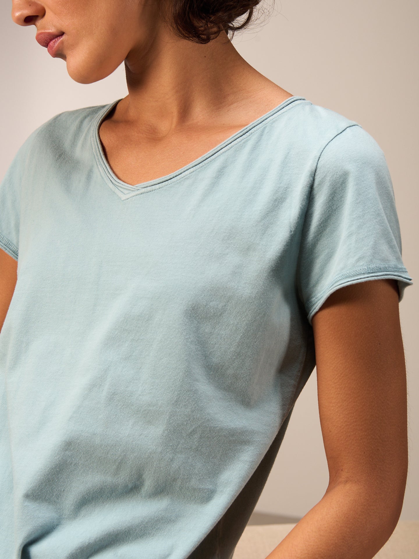 Shirt mit V-Ausschnitt