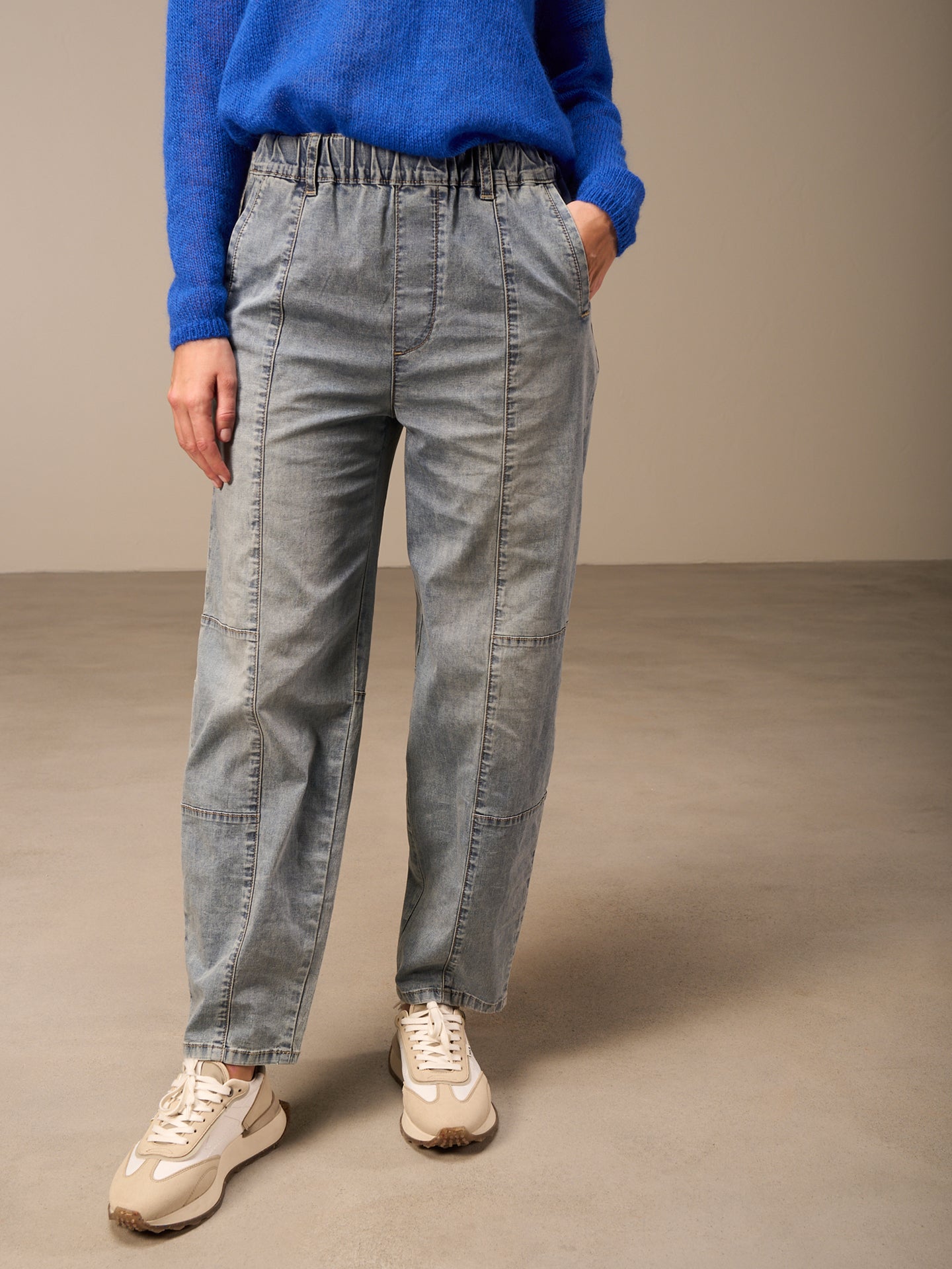 Jeans mit elastischem Bund