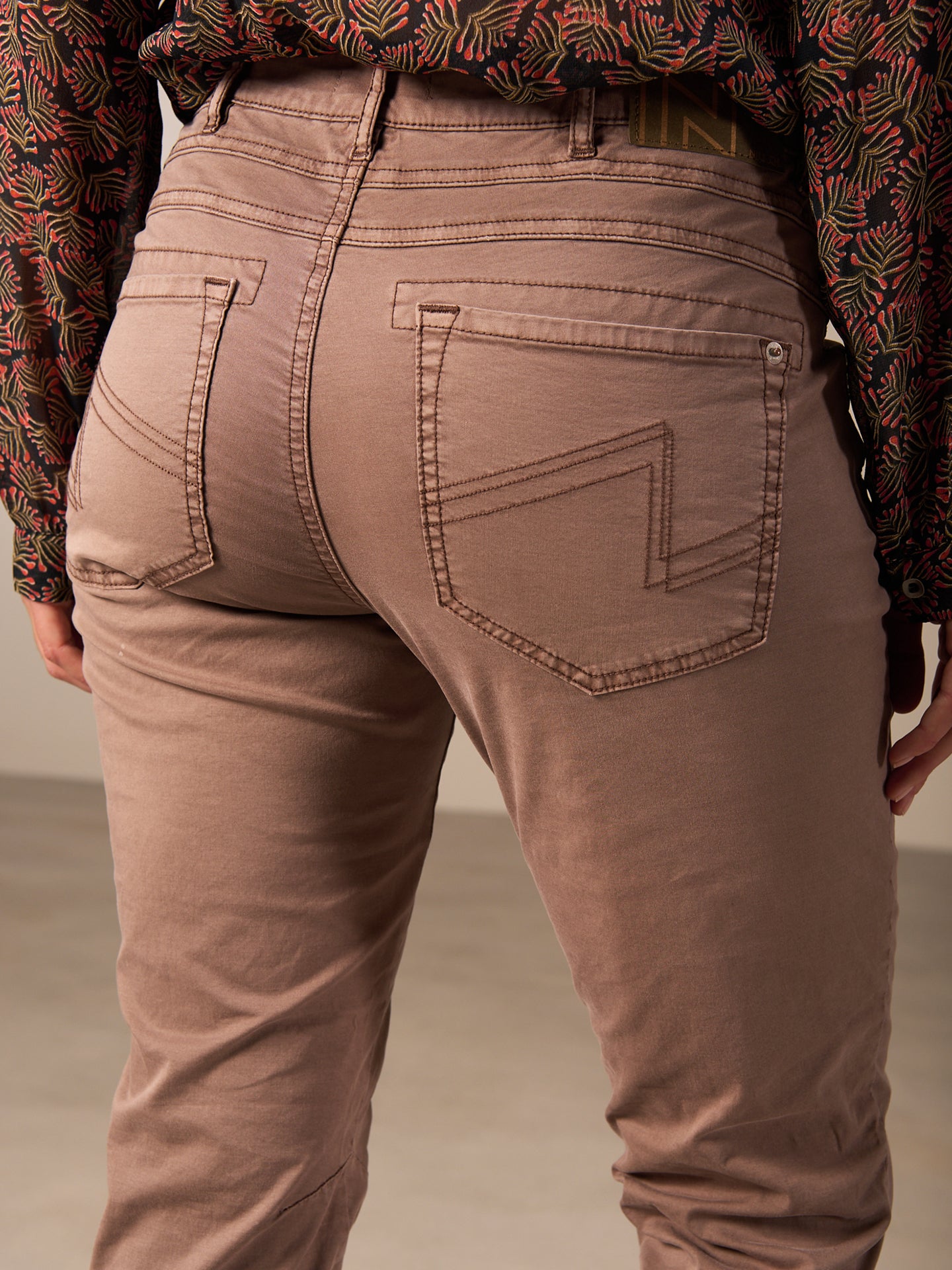 Pantaloni affusolati