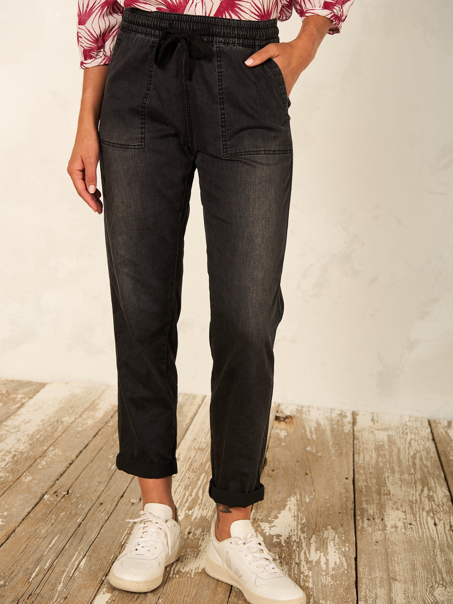 Pants with elastic waistband