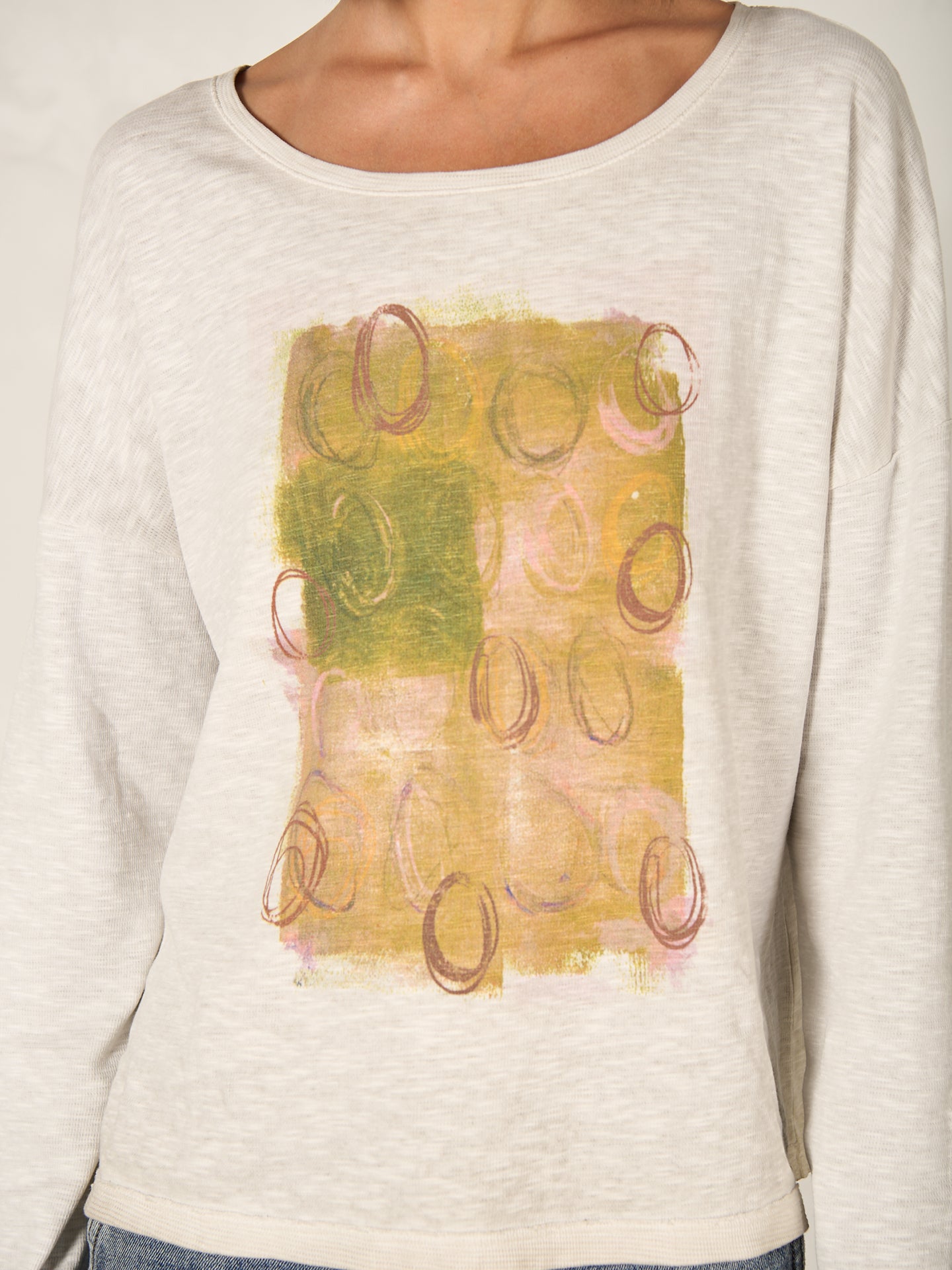 Long-sleeved shirt