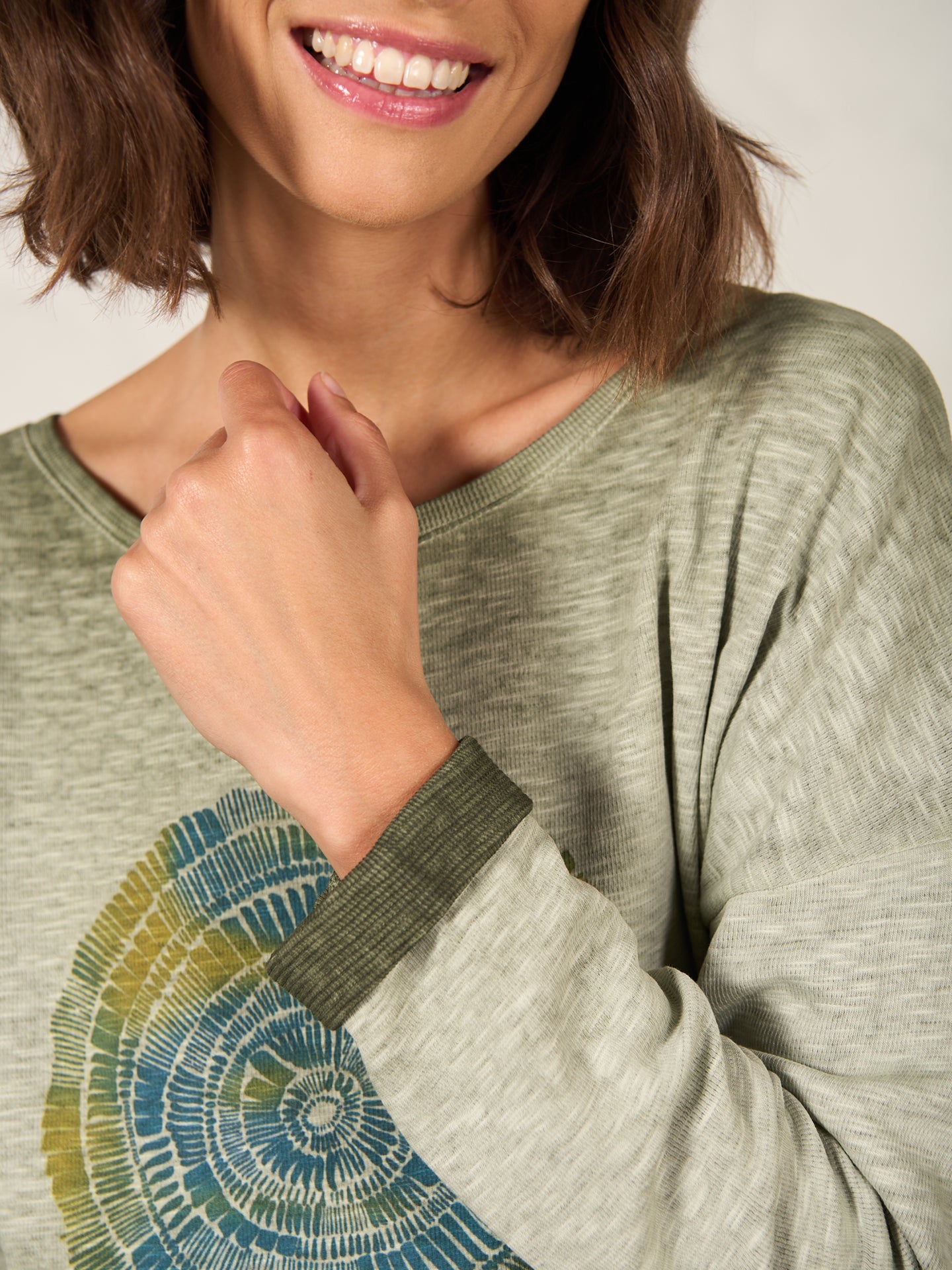 Long-sleeved shirt