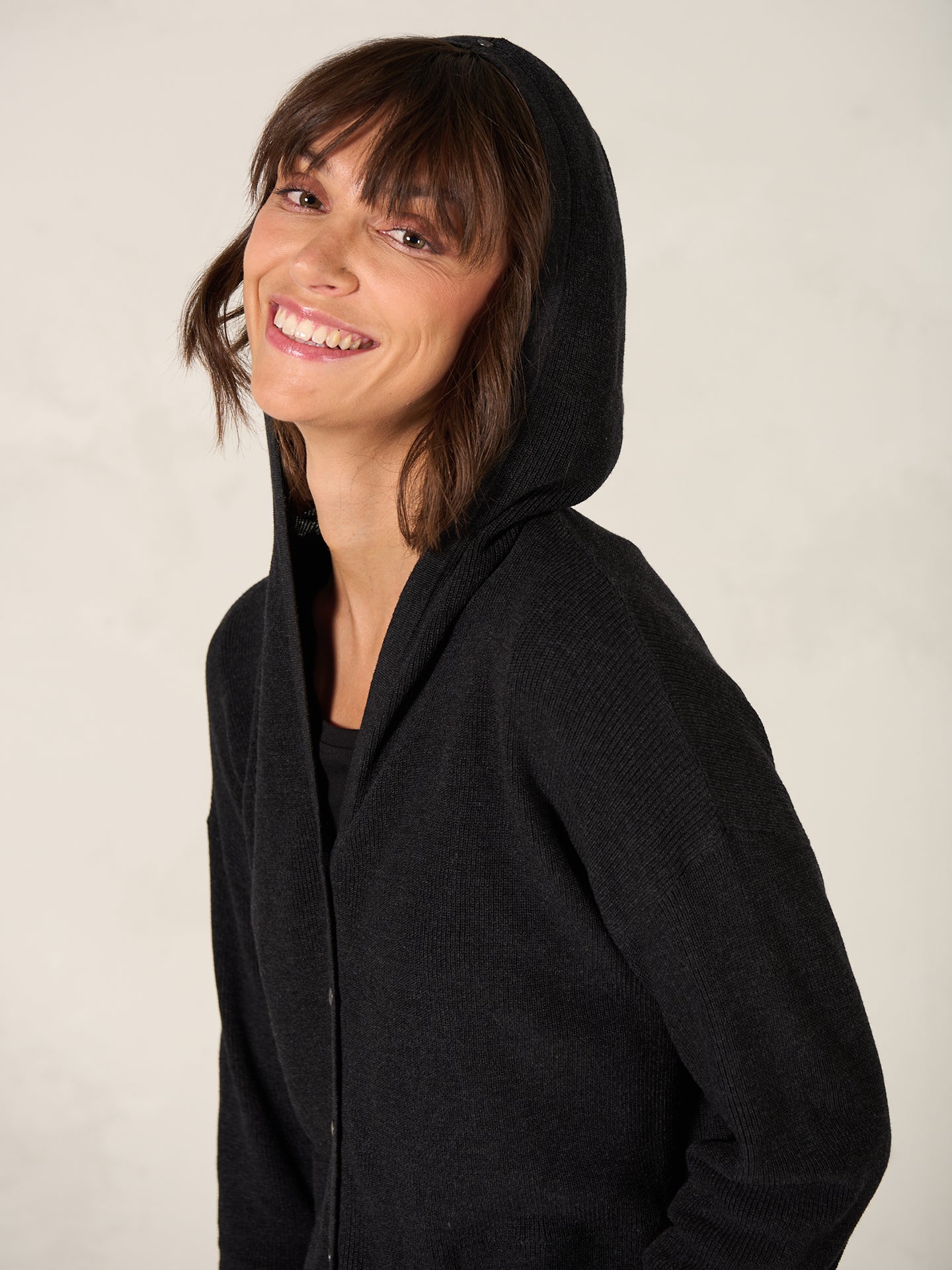Strickjacke mit Kapuze