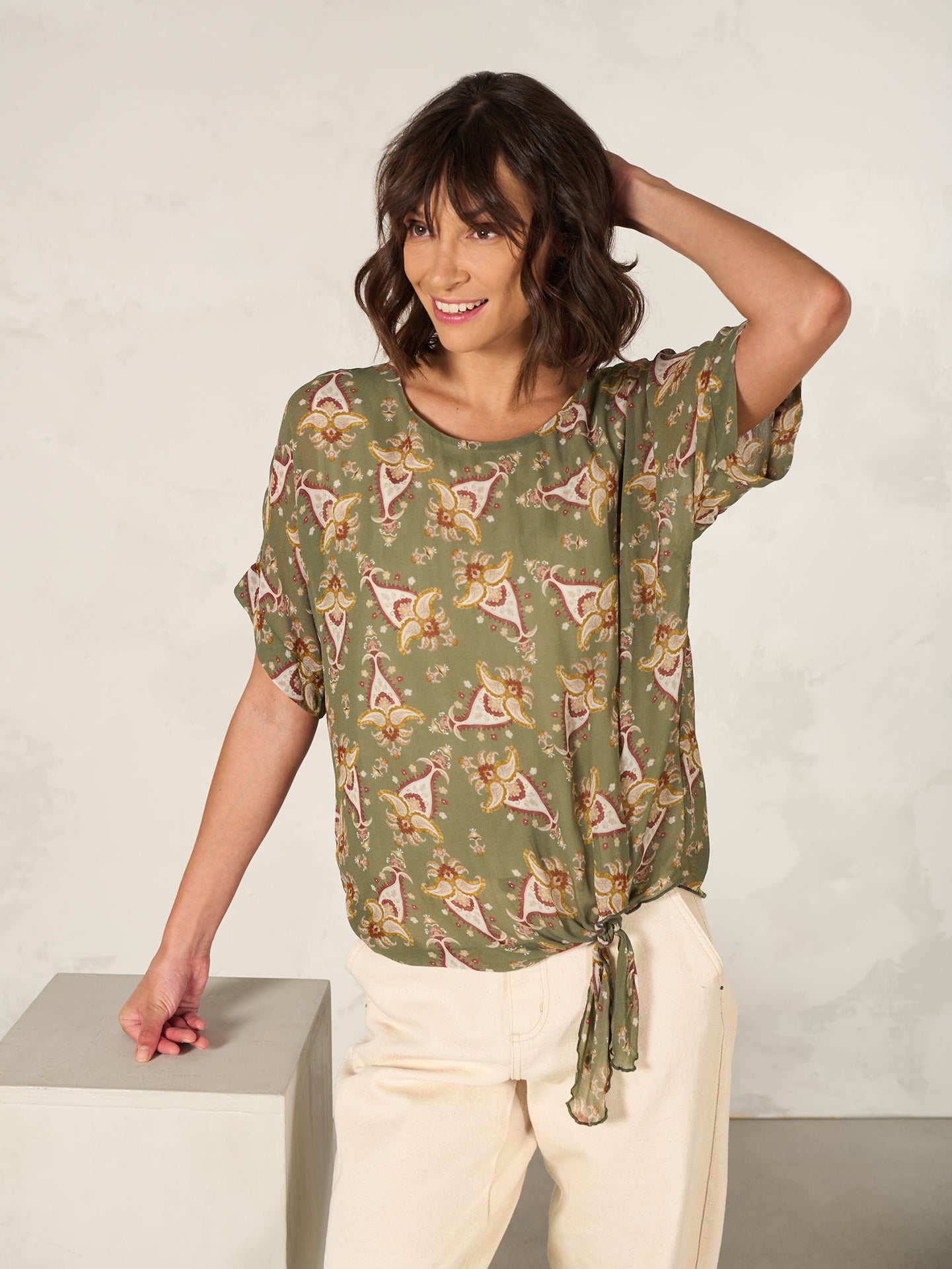 Bluse mit Knoten