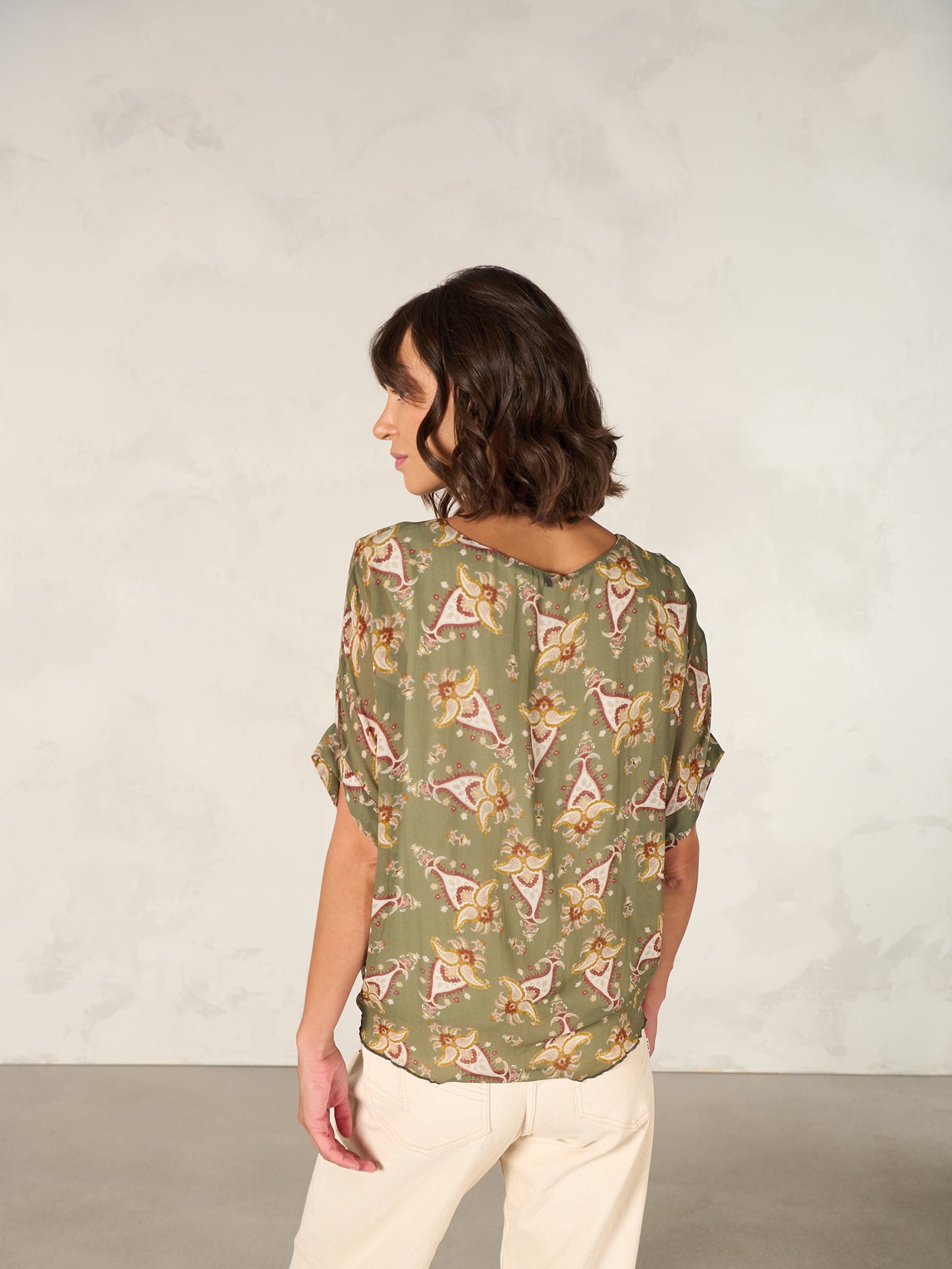 Bluse mit Knoten