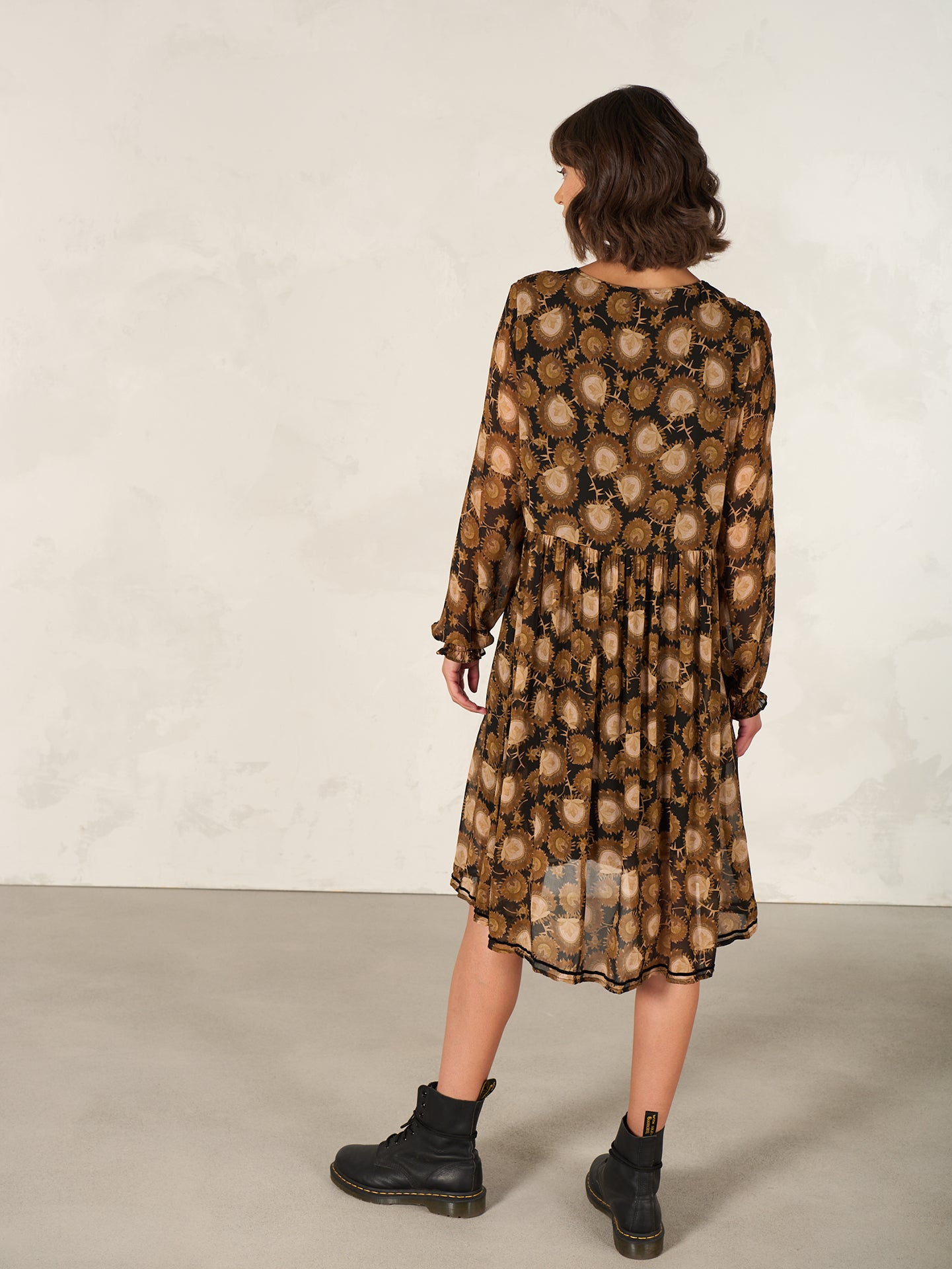 Kleid mit V-Ausschnitt