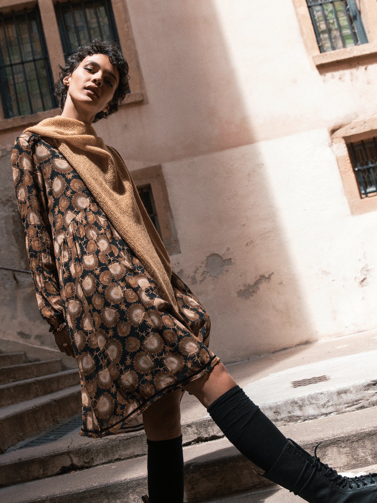 Kleid mit V-Ausschnitt