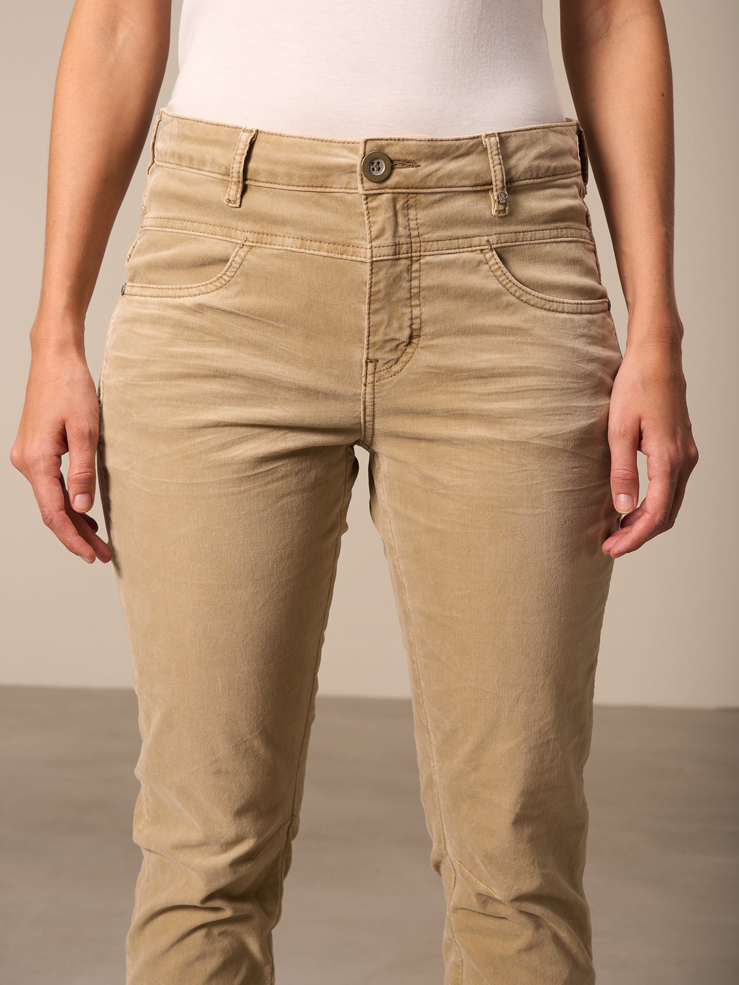 pantalon tapered