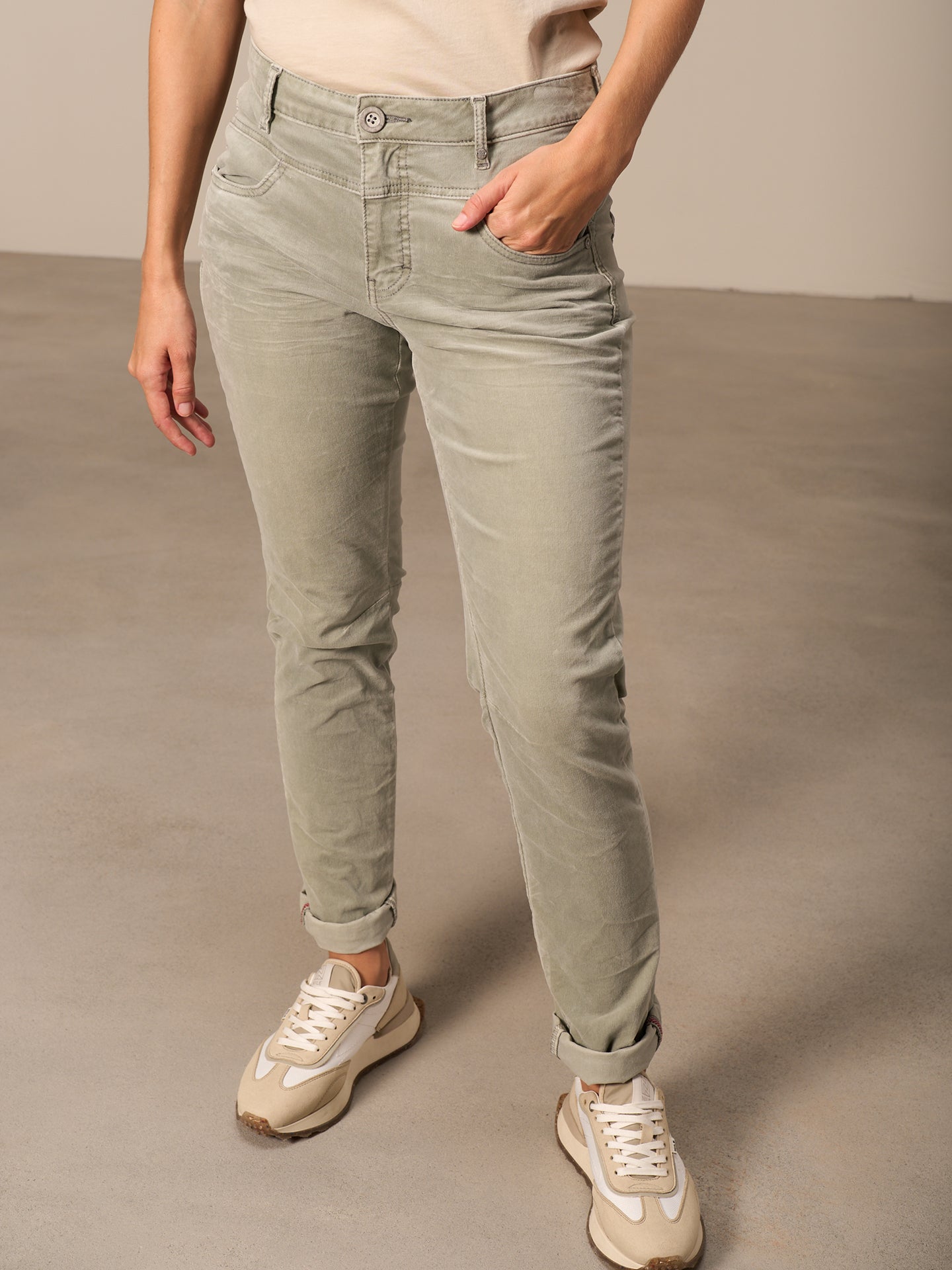 pantalon tapered