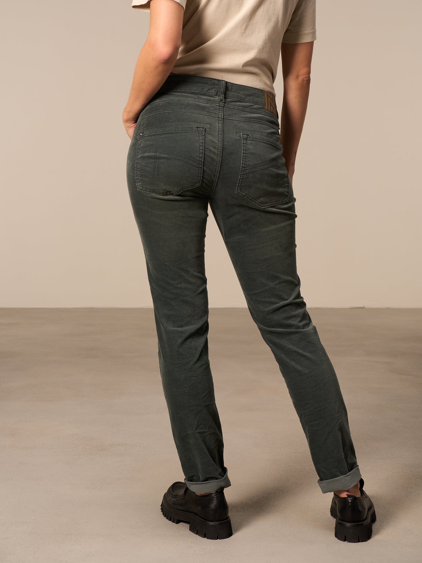 pantalon tapered