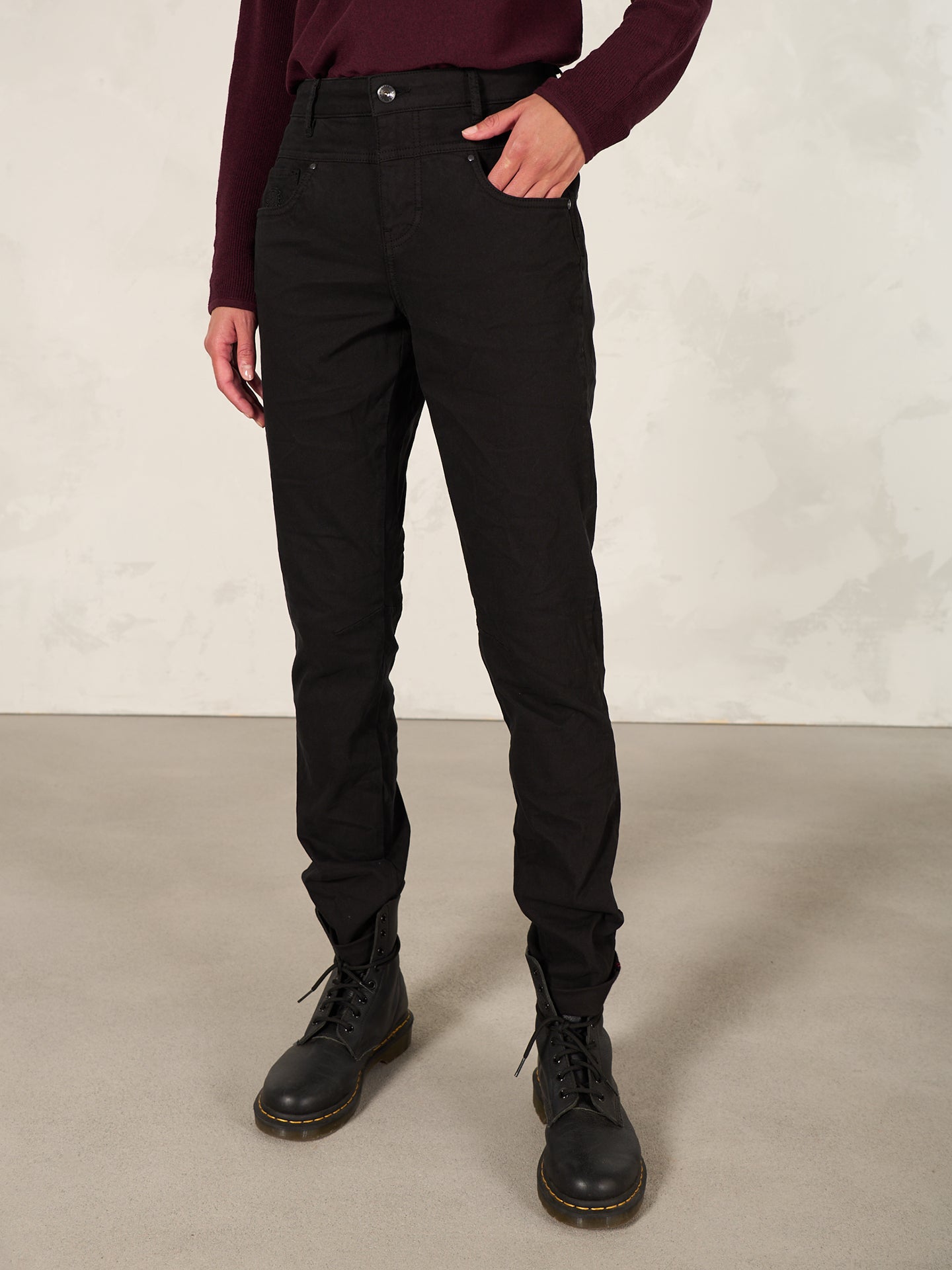 Tapered pants