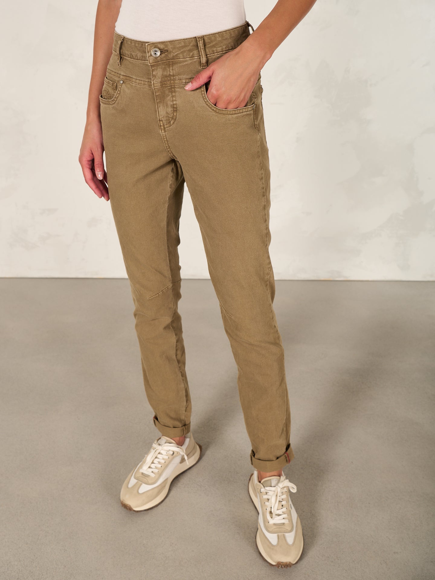 Tapered pants