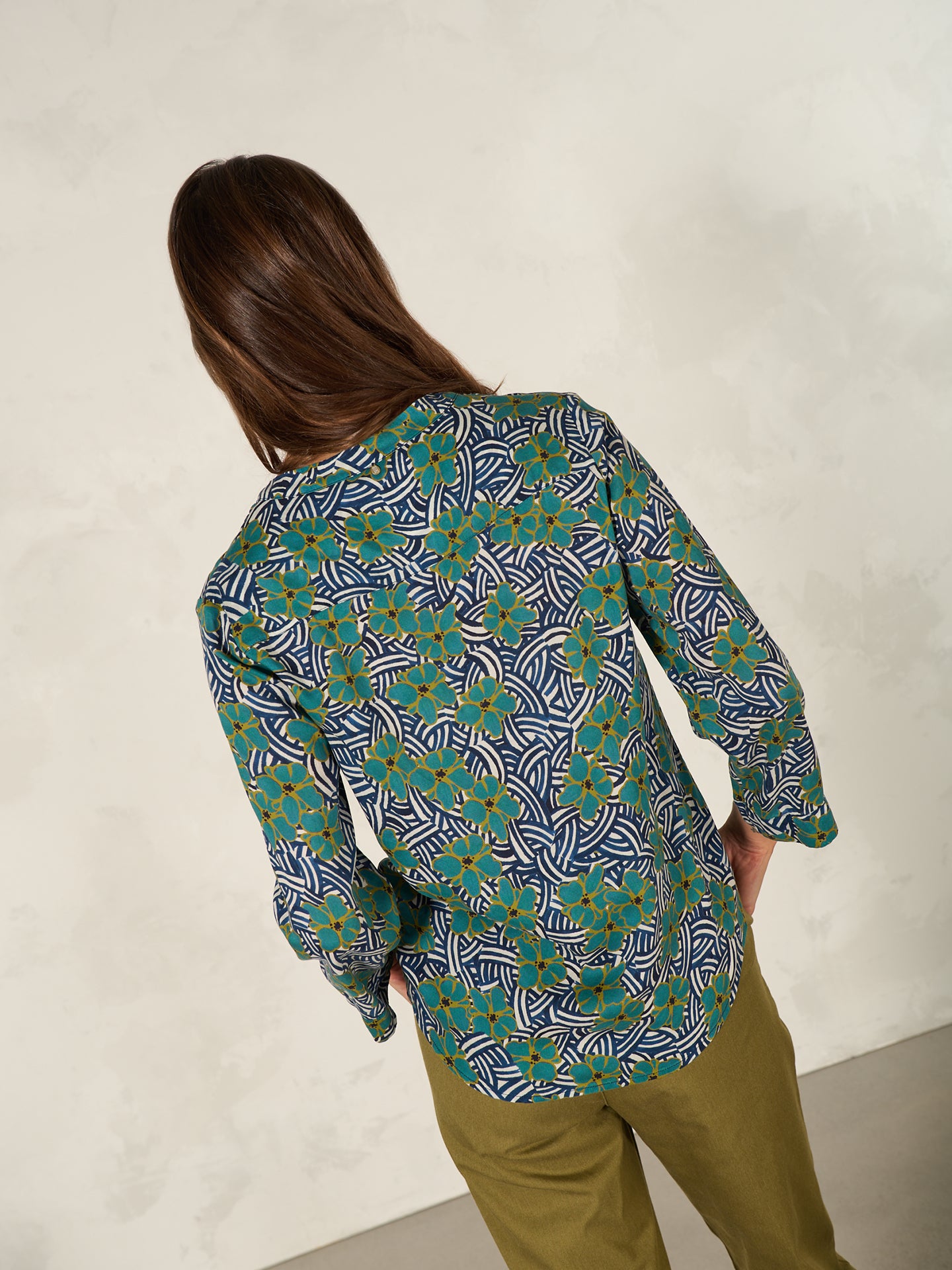 Bluse mit V-Ausschnitt