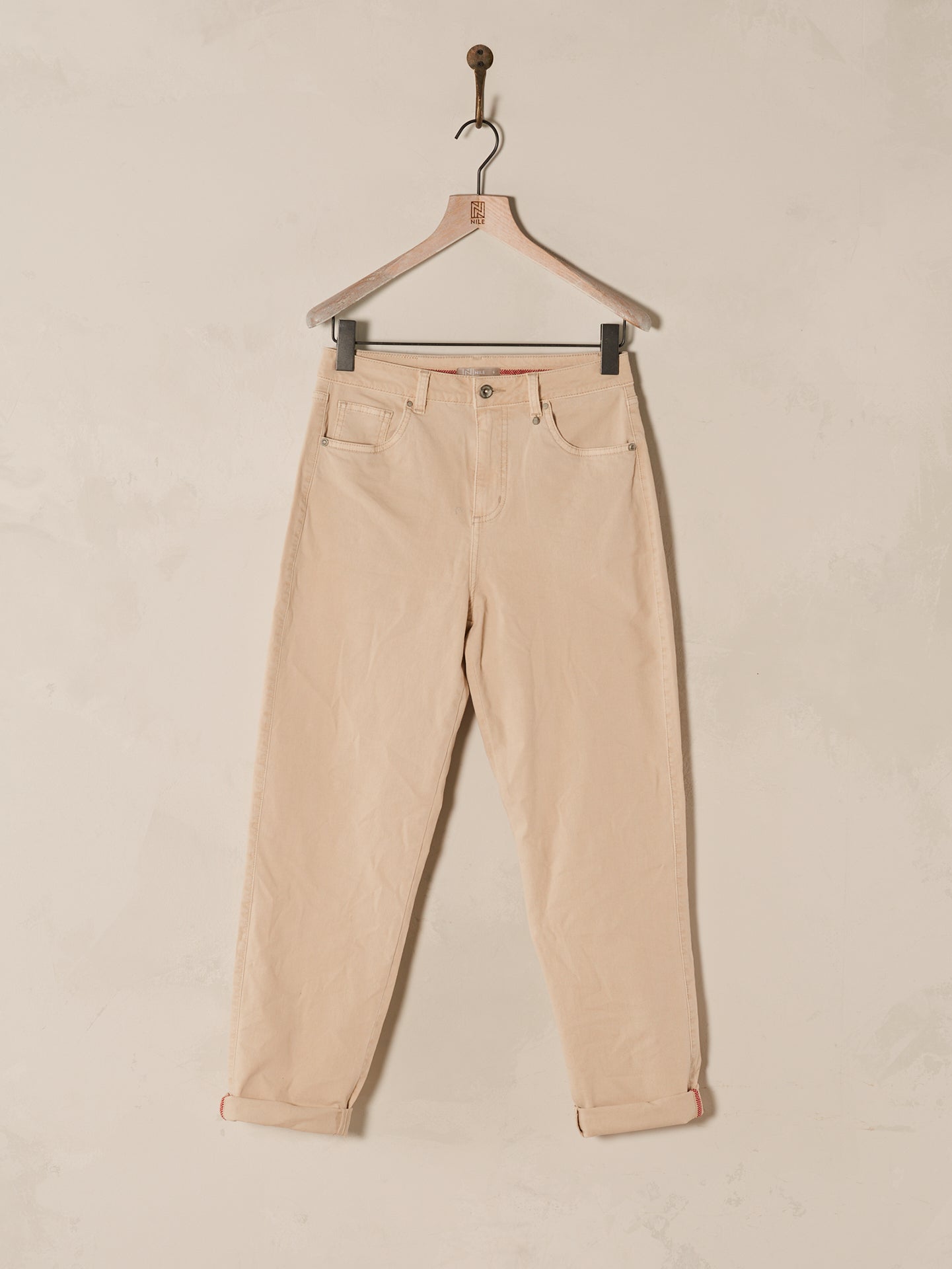 Barrel-leg trousers