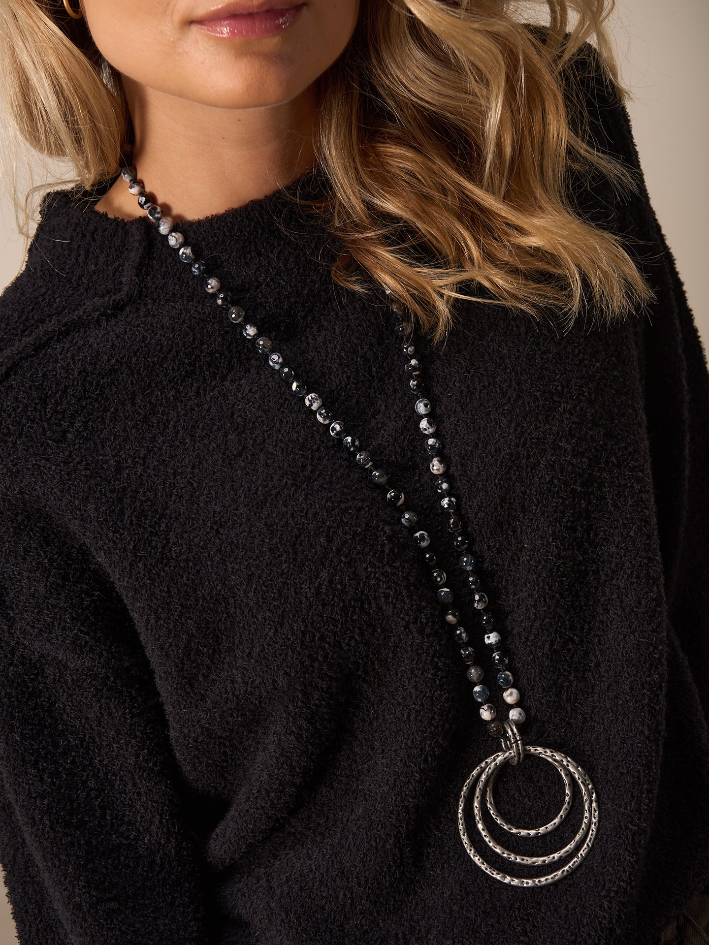 collier avec pendentif
