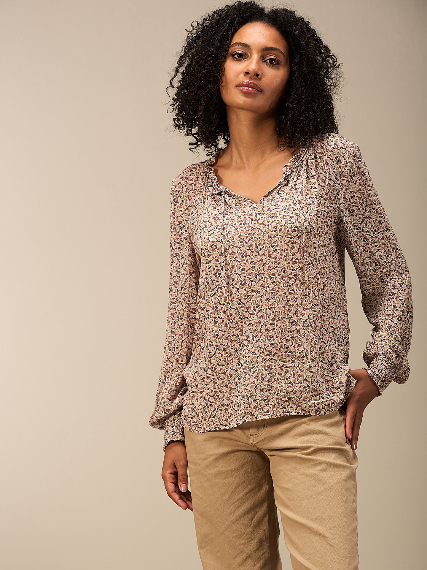 blouse avec détails à volants