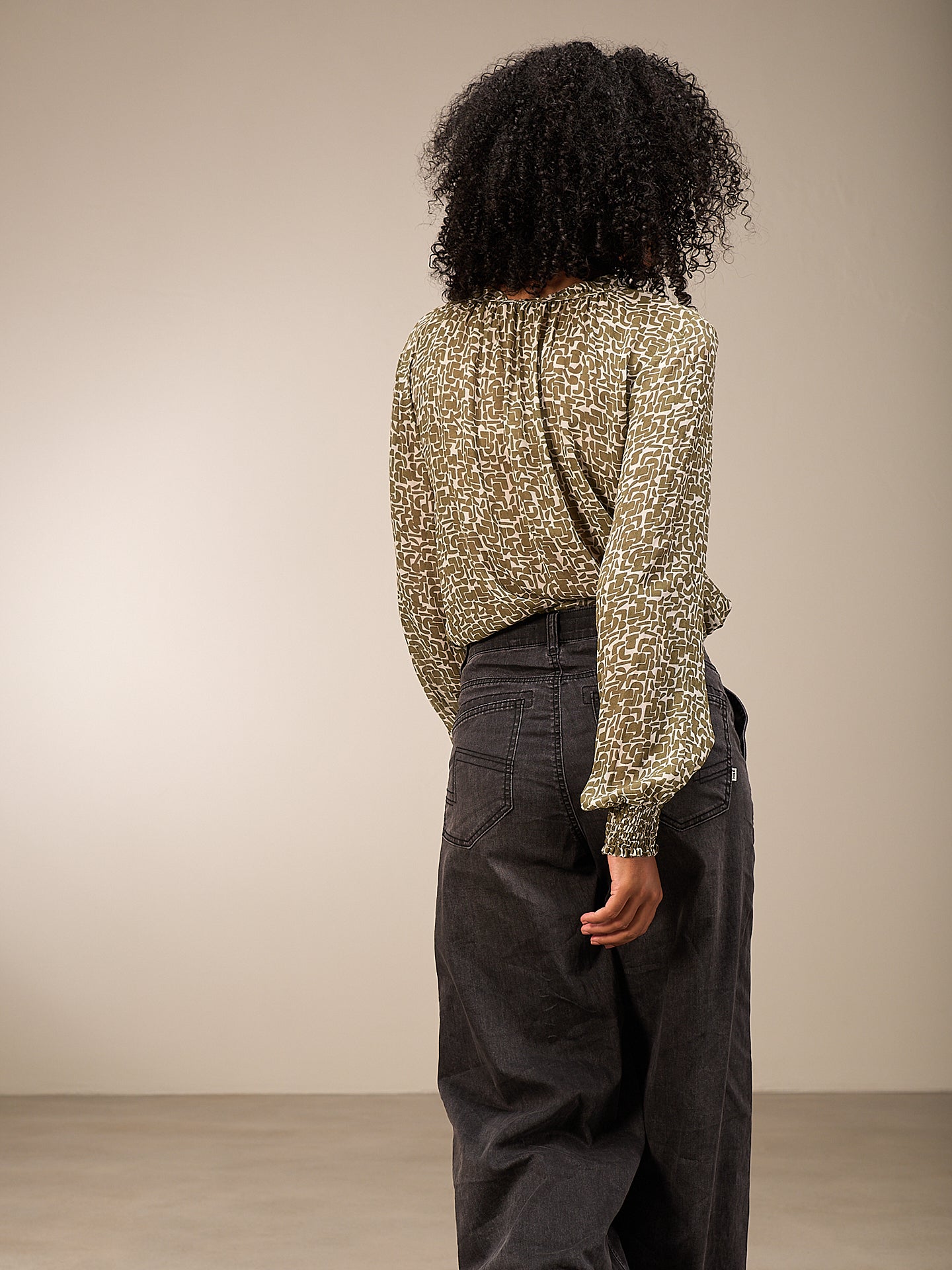 blouse avec détails à volants