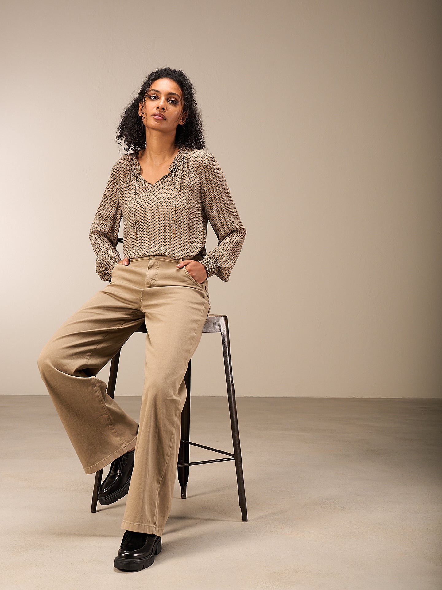 blouse avec détails à volants