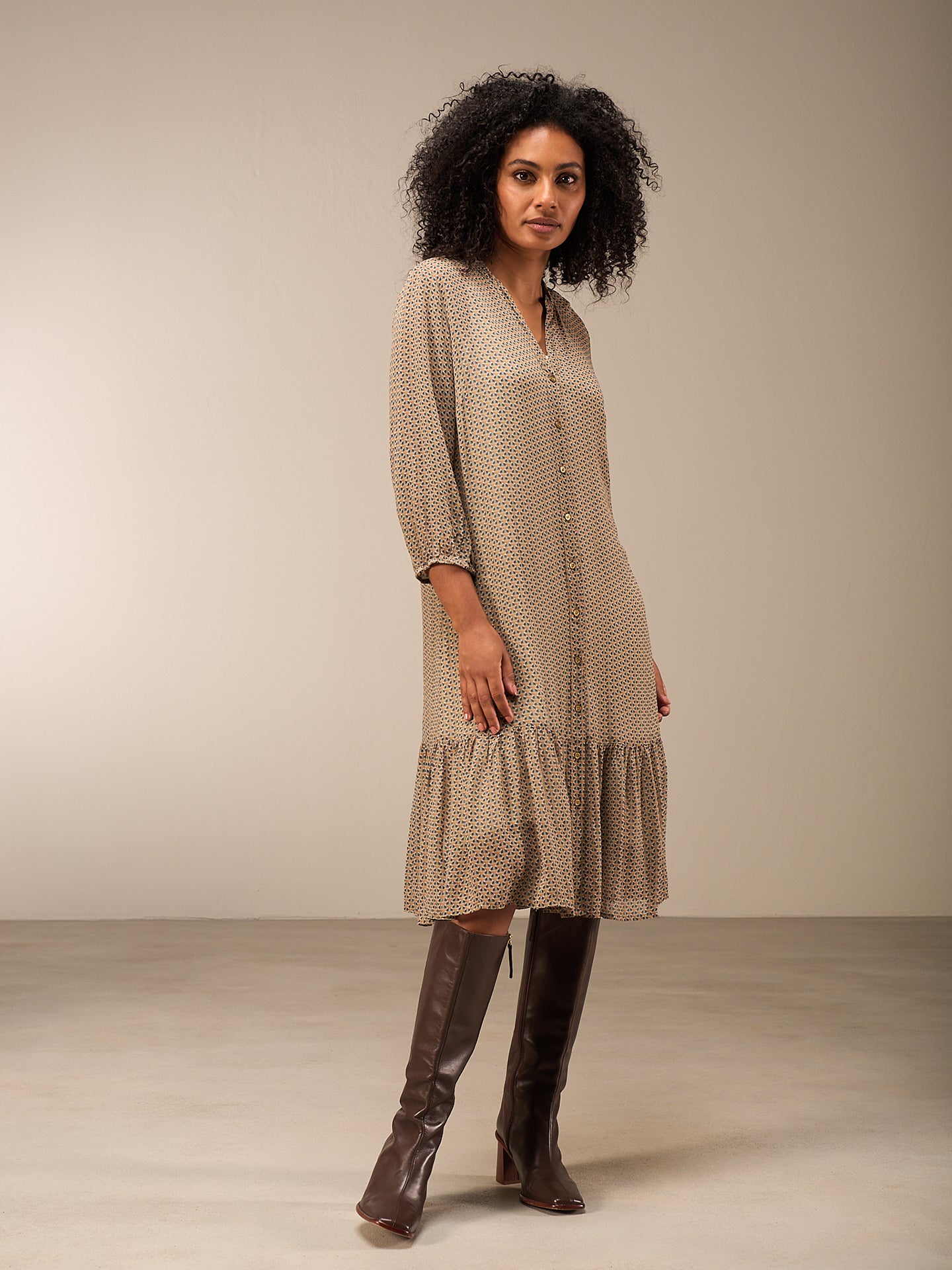 Kleid mit Volant