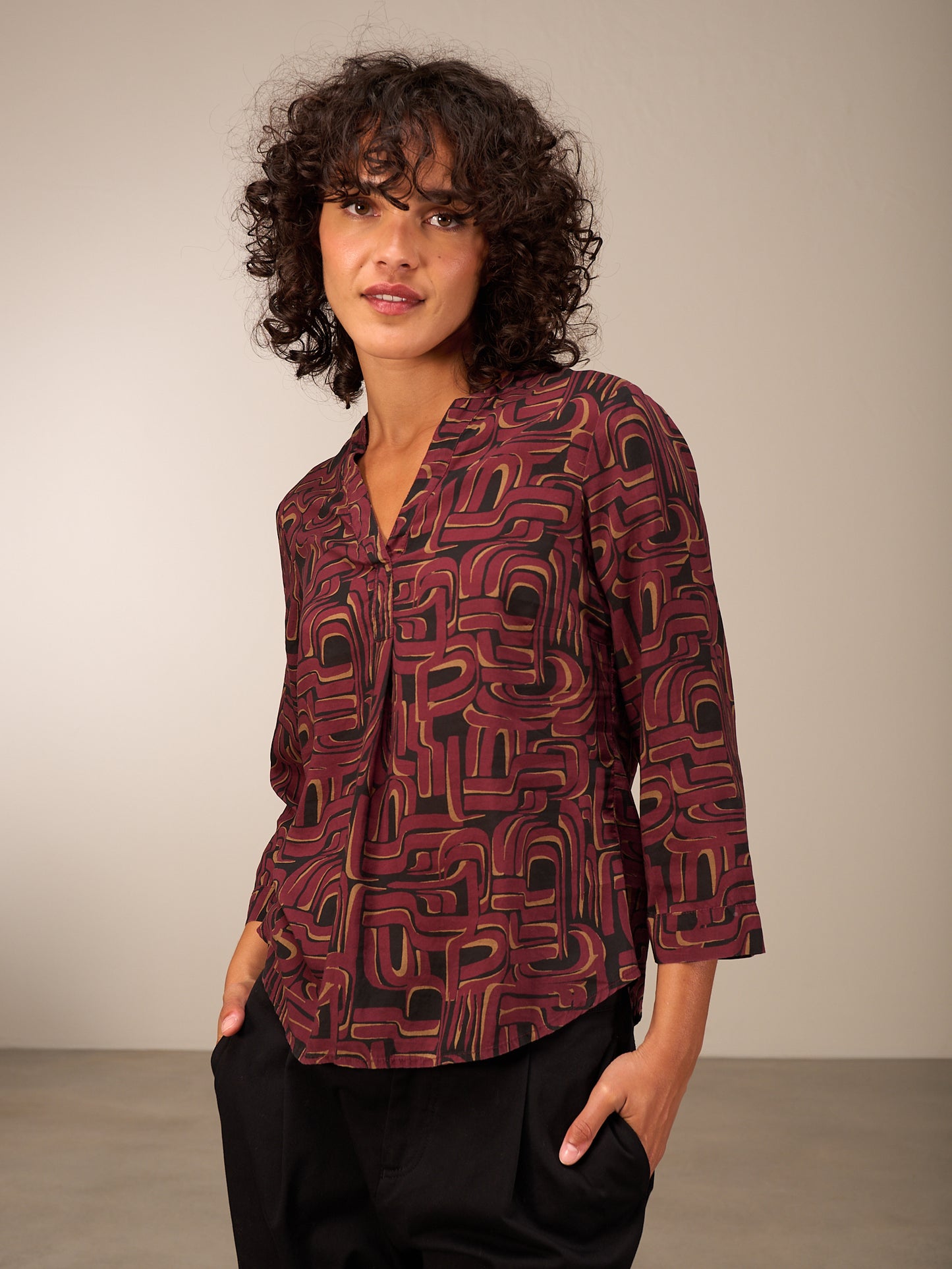 Bluse mit Stehkragen