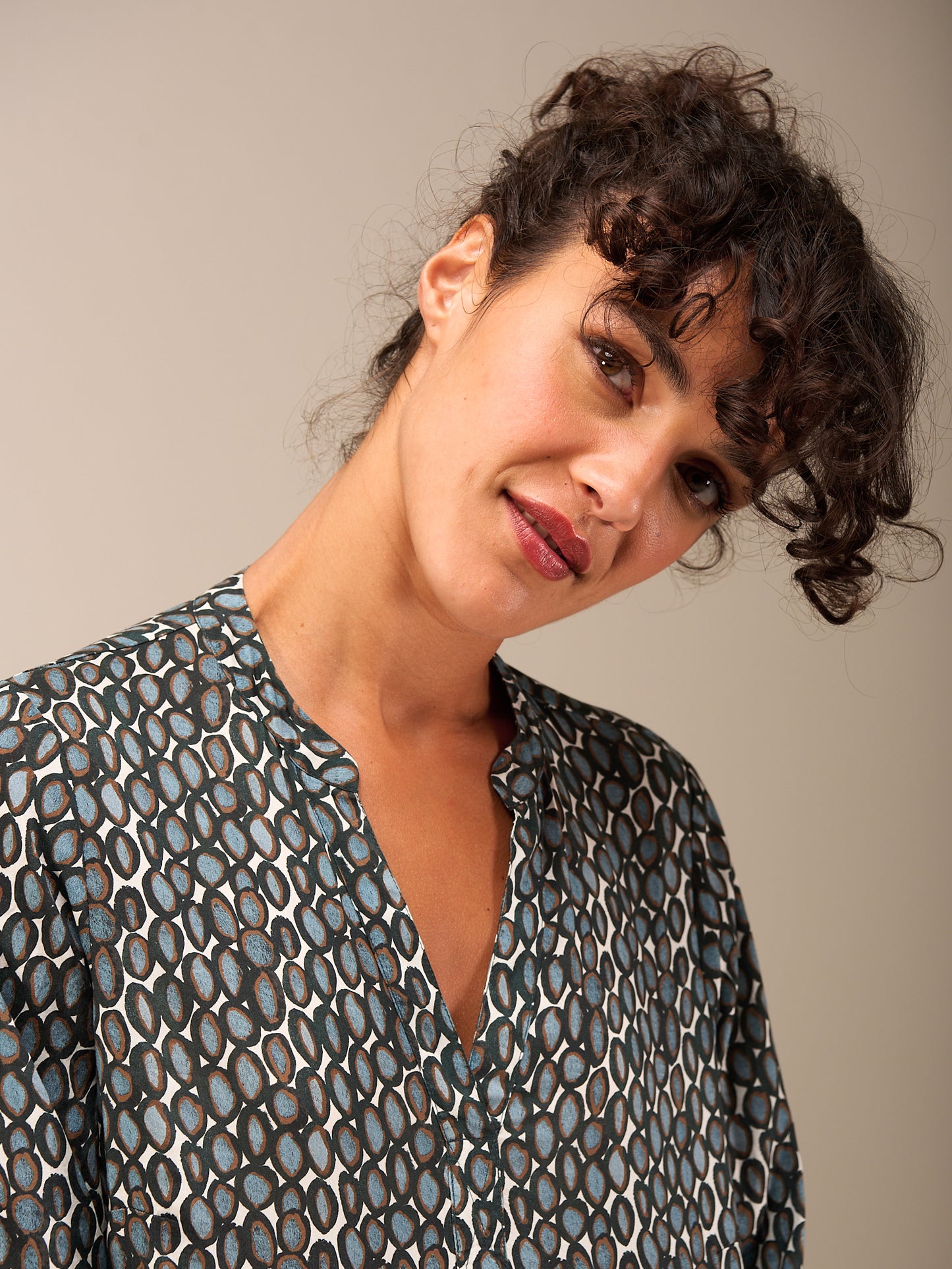 Bluse mit Stehkragen