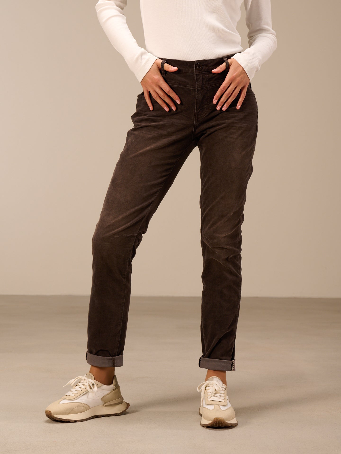 Pantaloni affusolati