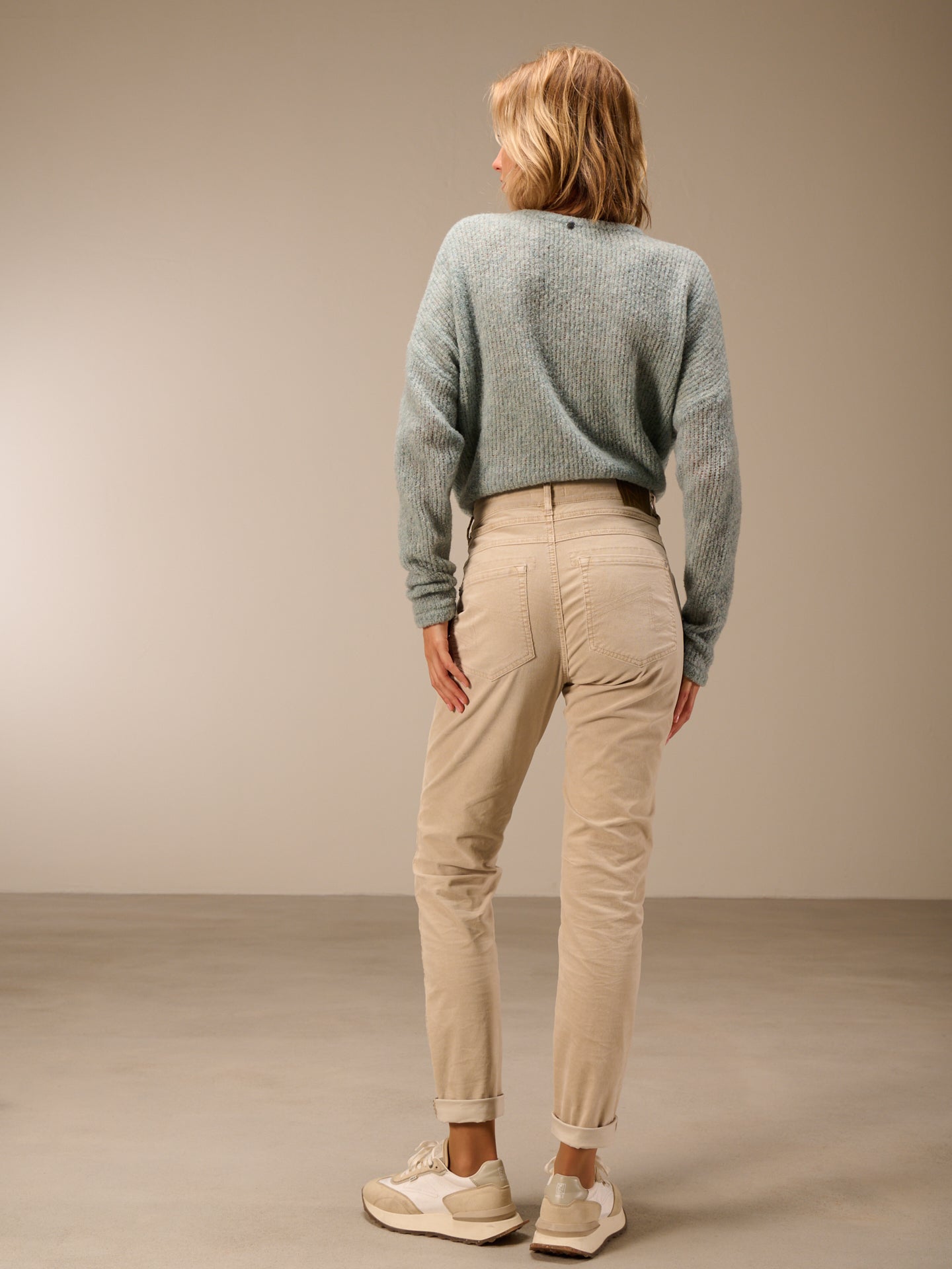 Pantaloni affusolati