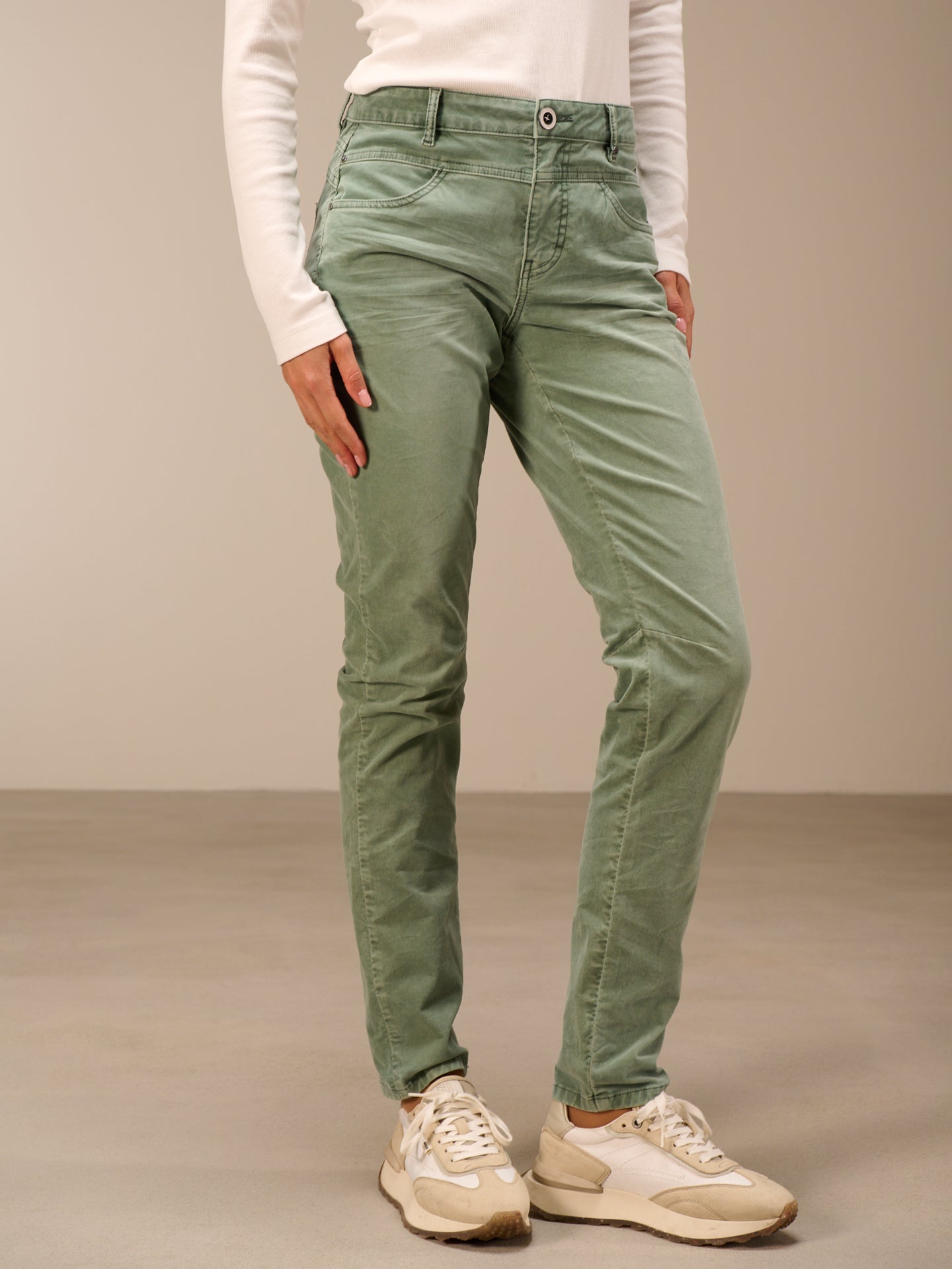 Pantaloni affusolati