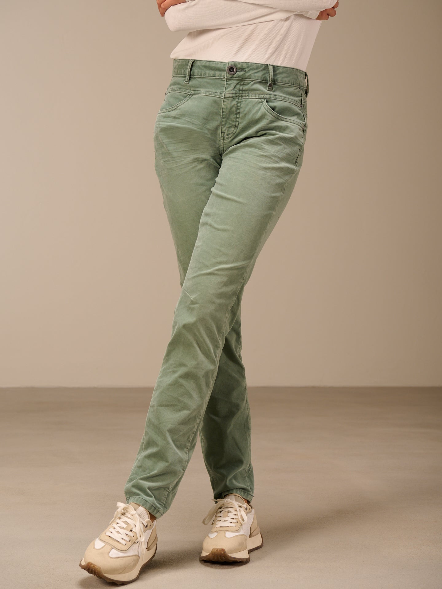 Pantaloni affusolati