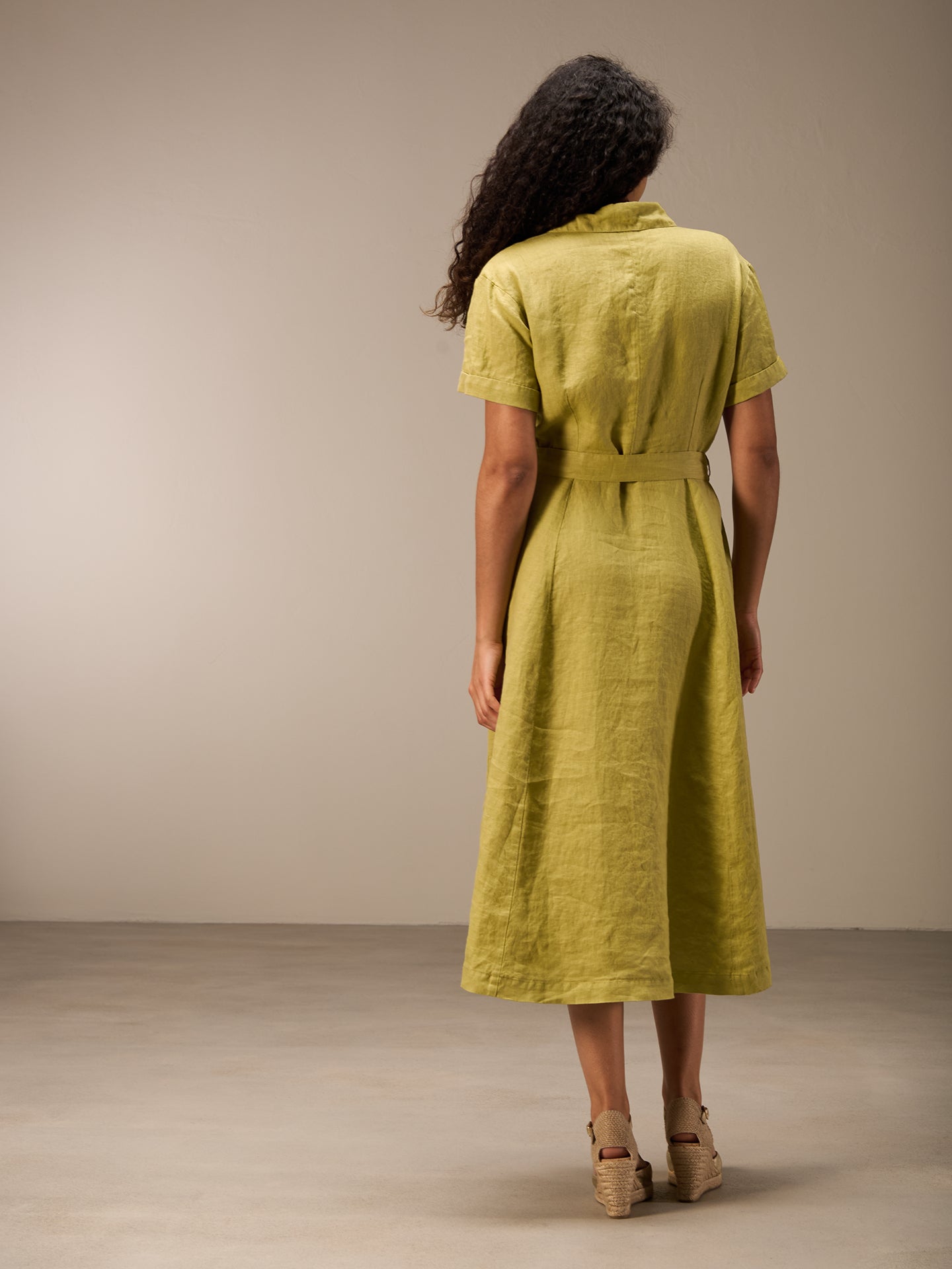 Kleid mit Knopfverschluss