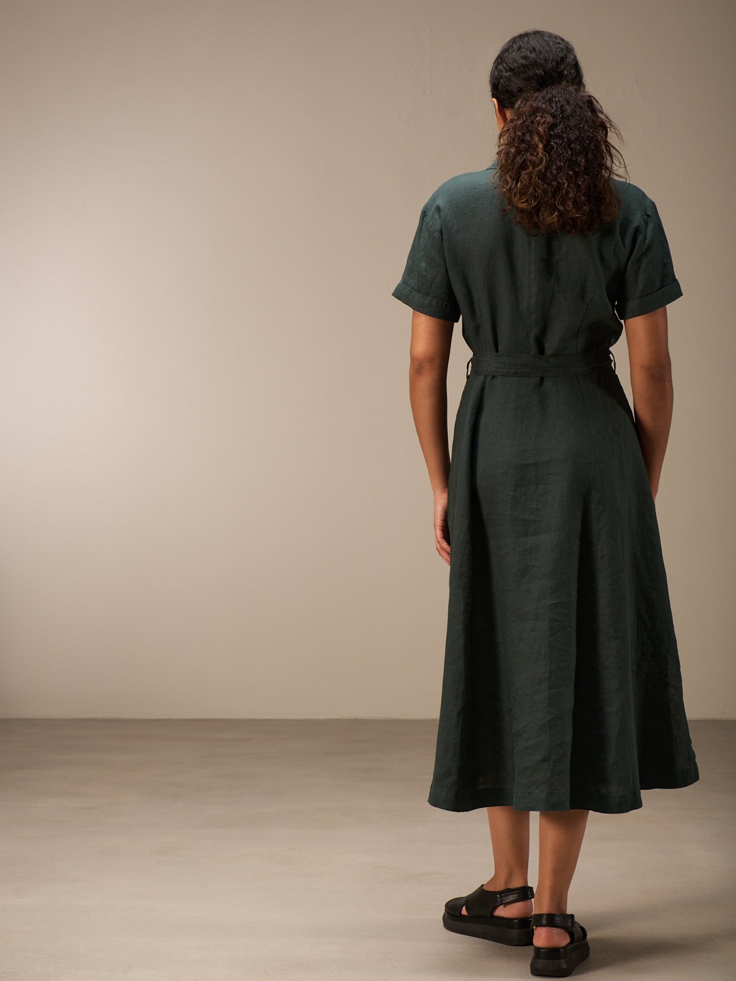 Kleid mit Knopfverschluss