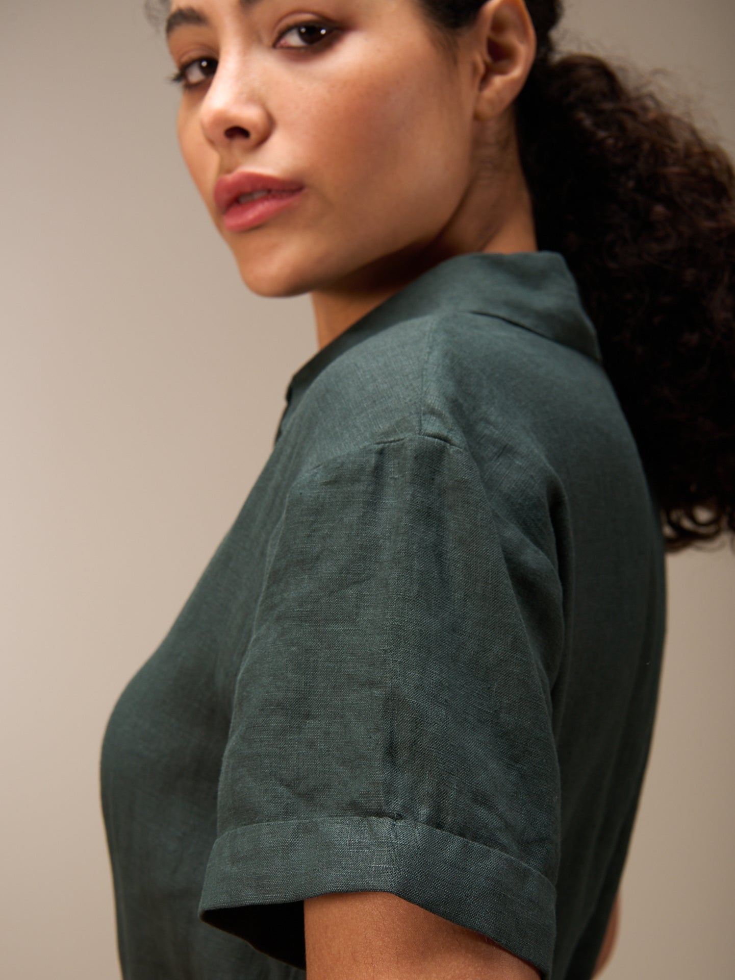 Kleid mit Knopfverschluss