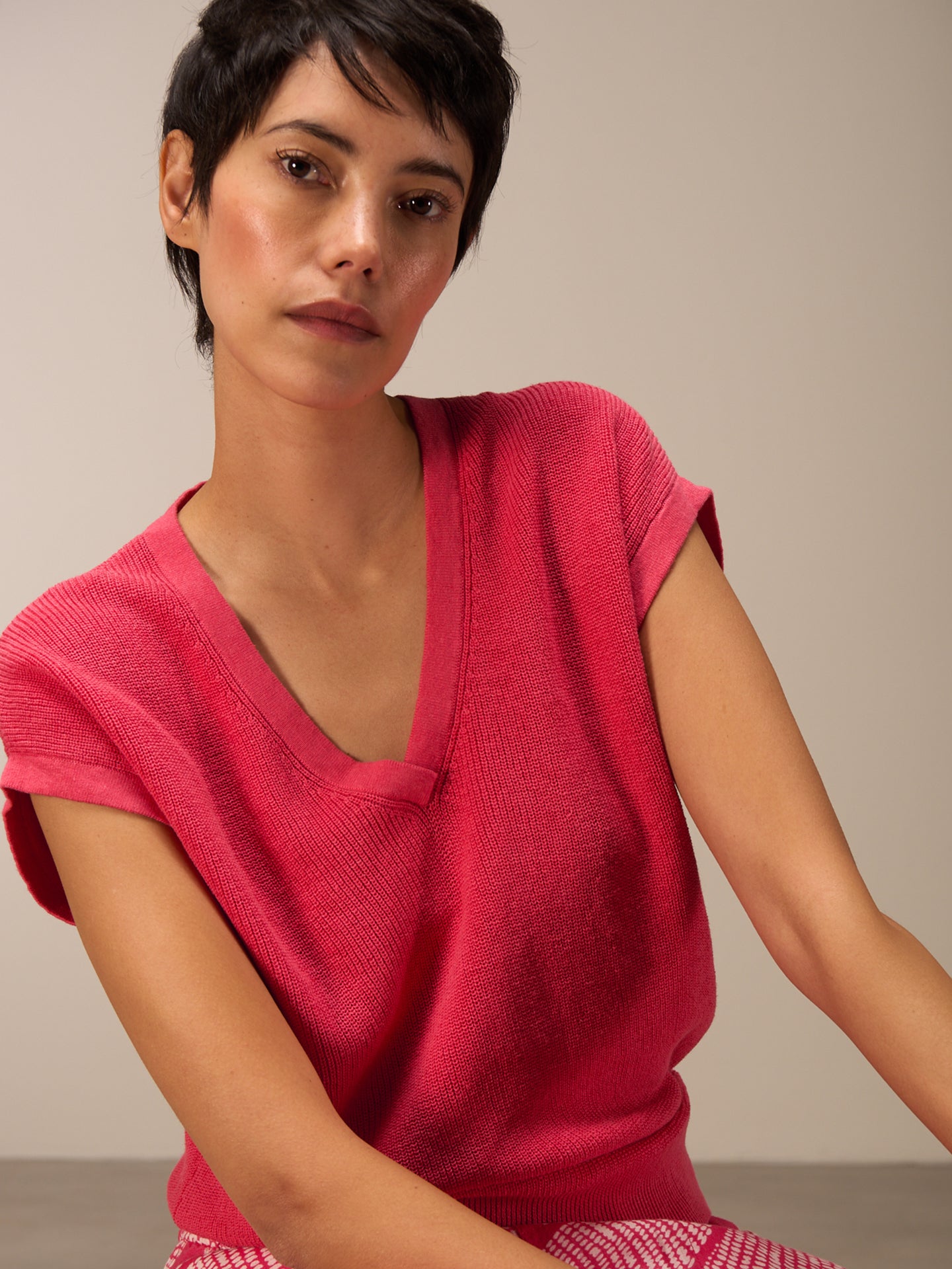 Knitted sweater vest