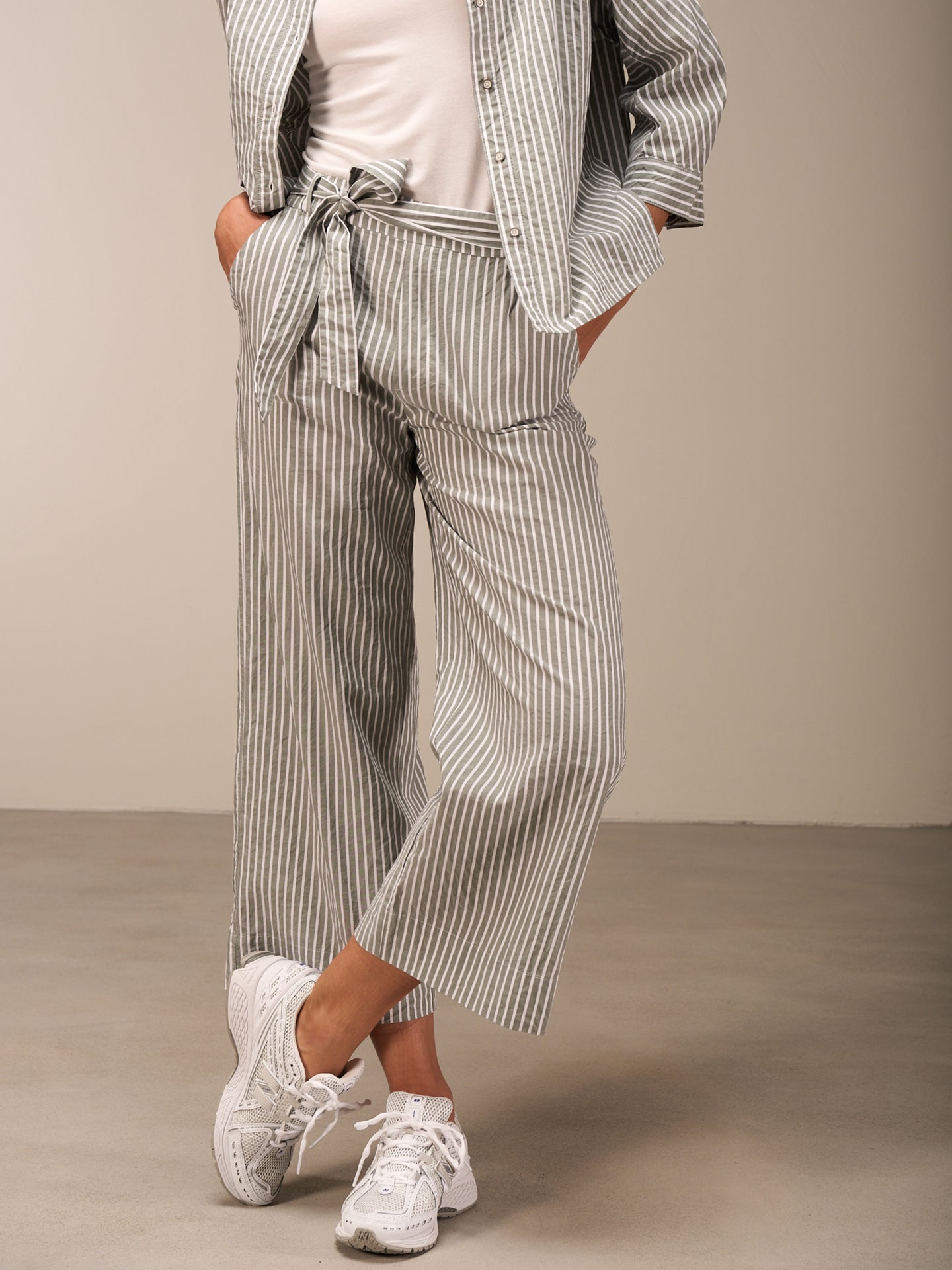 Pantaloni con cintura