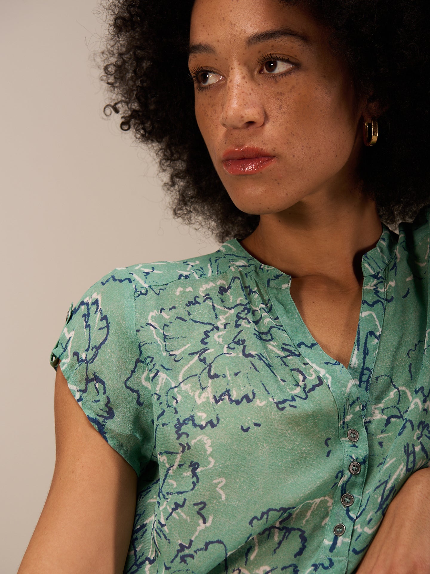 Blusa con scollo rotondo