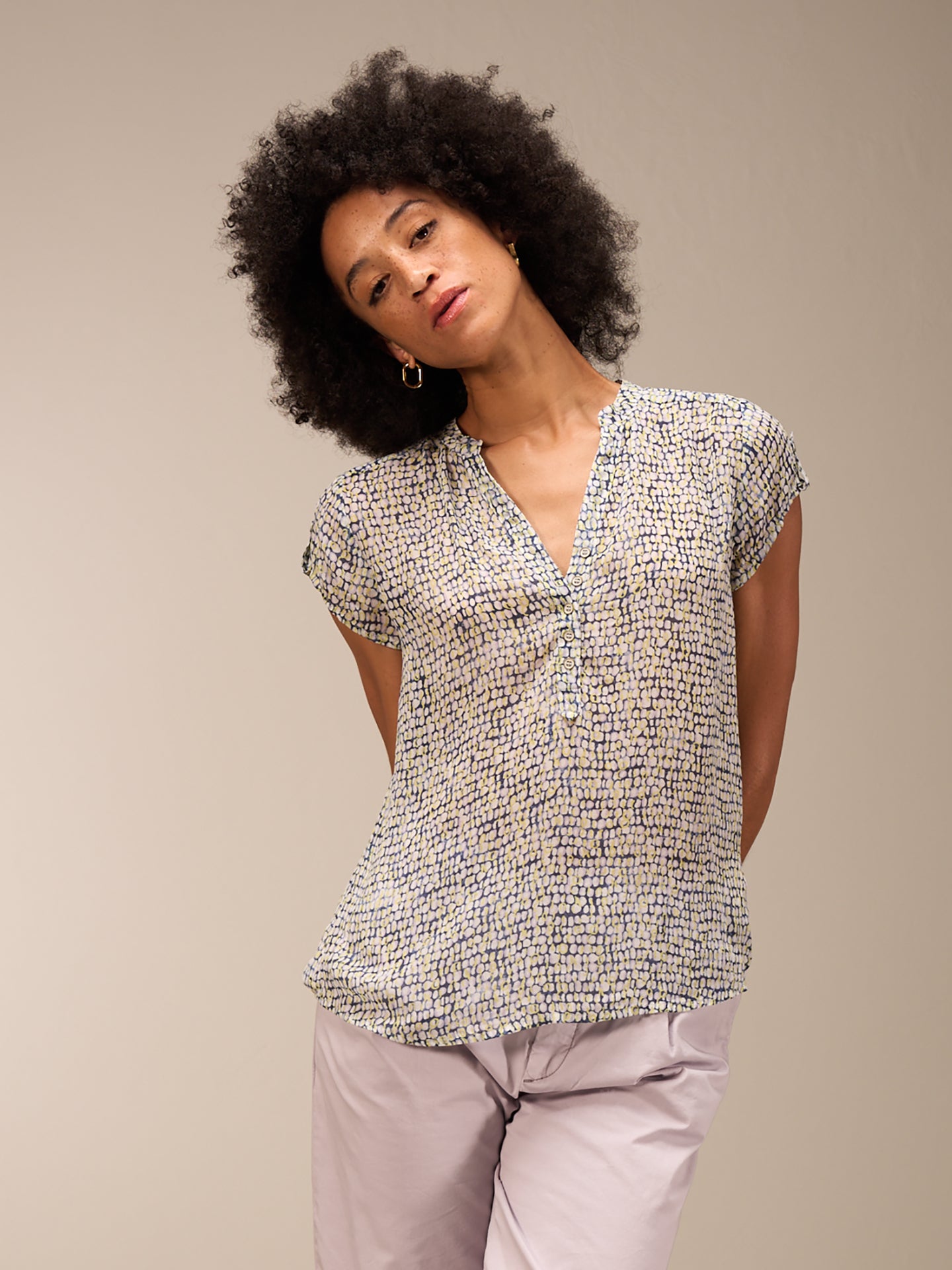 Blusa con scollo rotondo