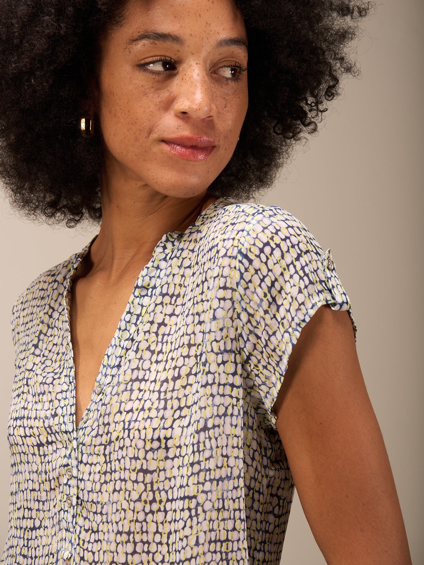 Blusa con scollo rotondo