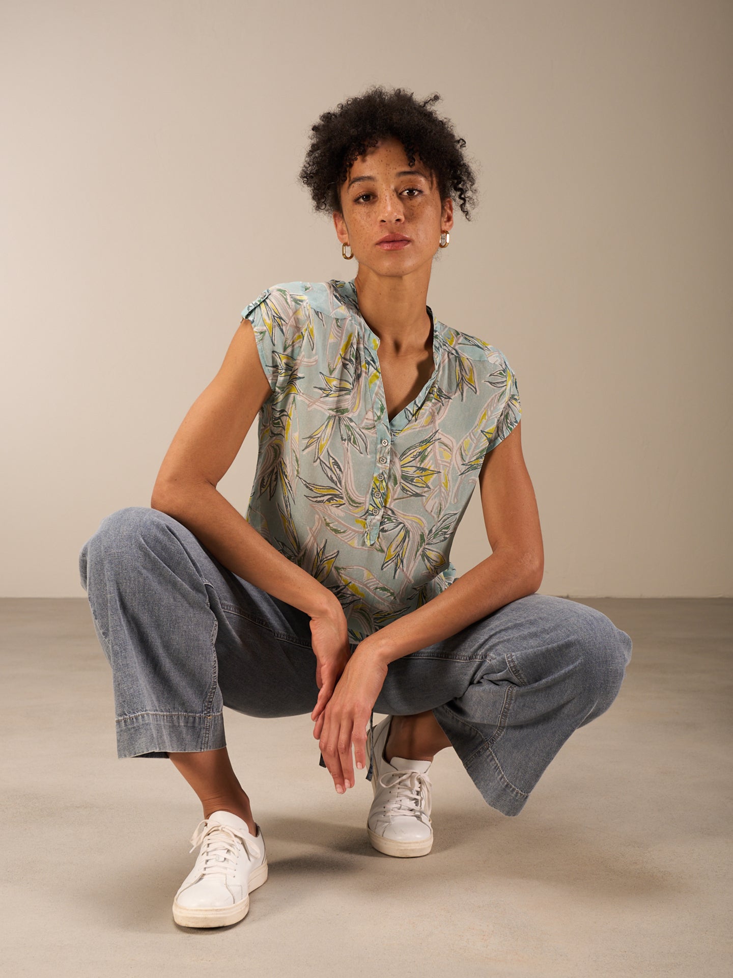 Blusa con scollo rotondo