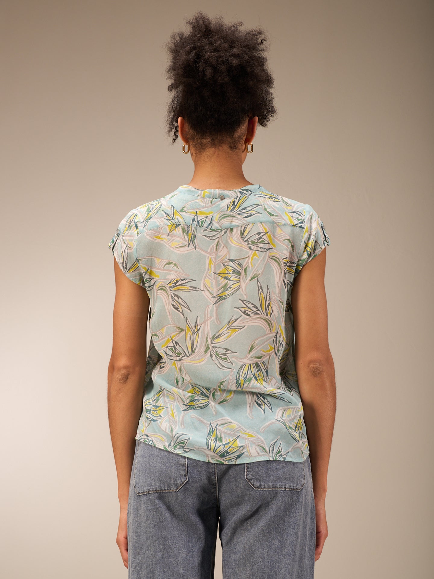 Blusa con scollo rotondo