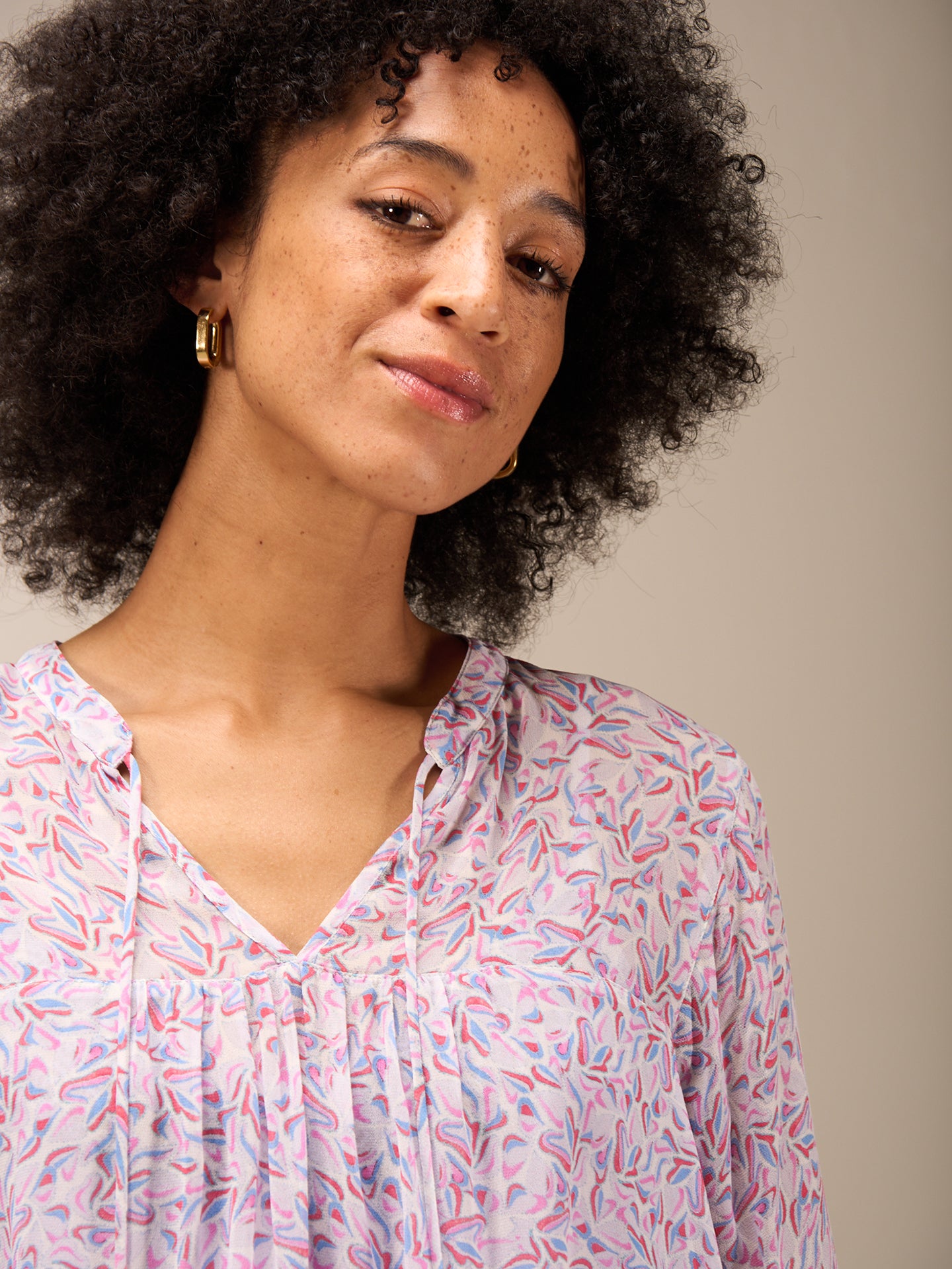 Bluse mit Volant