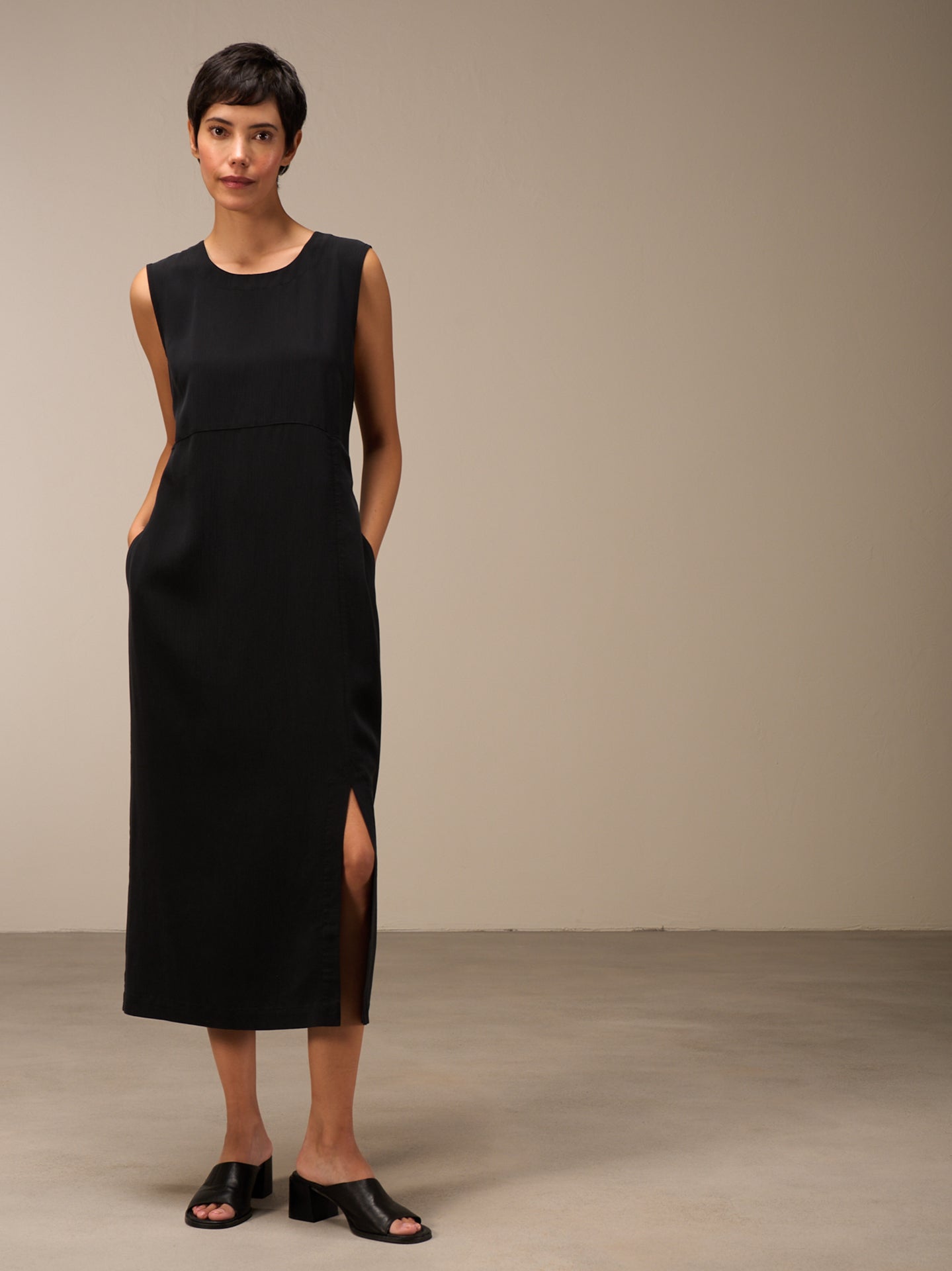 Kleid mit Rundhals
