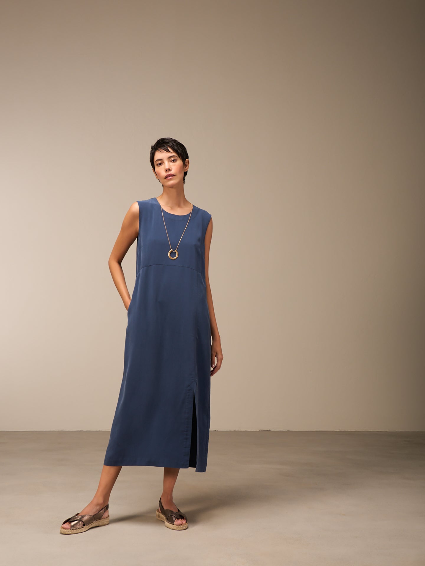 Kleid mit Rundhals