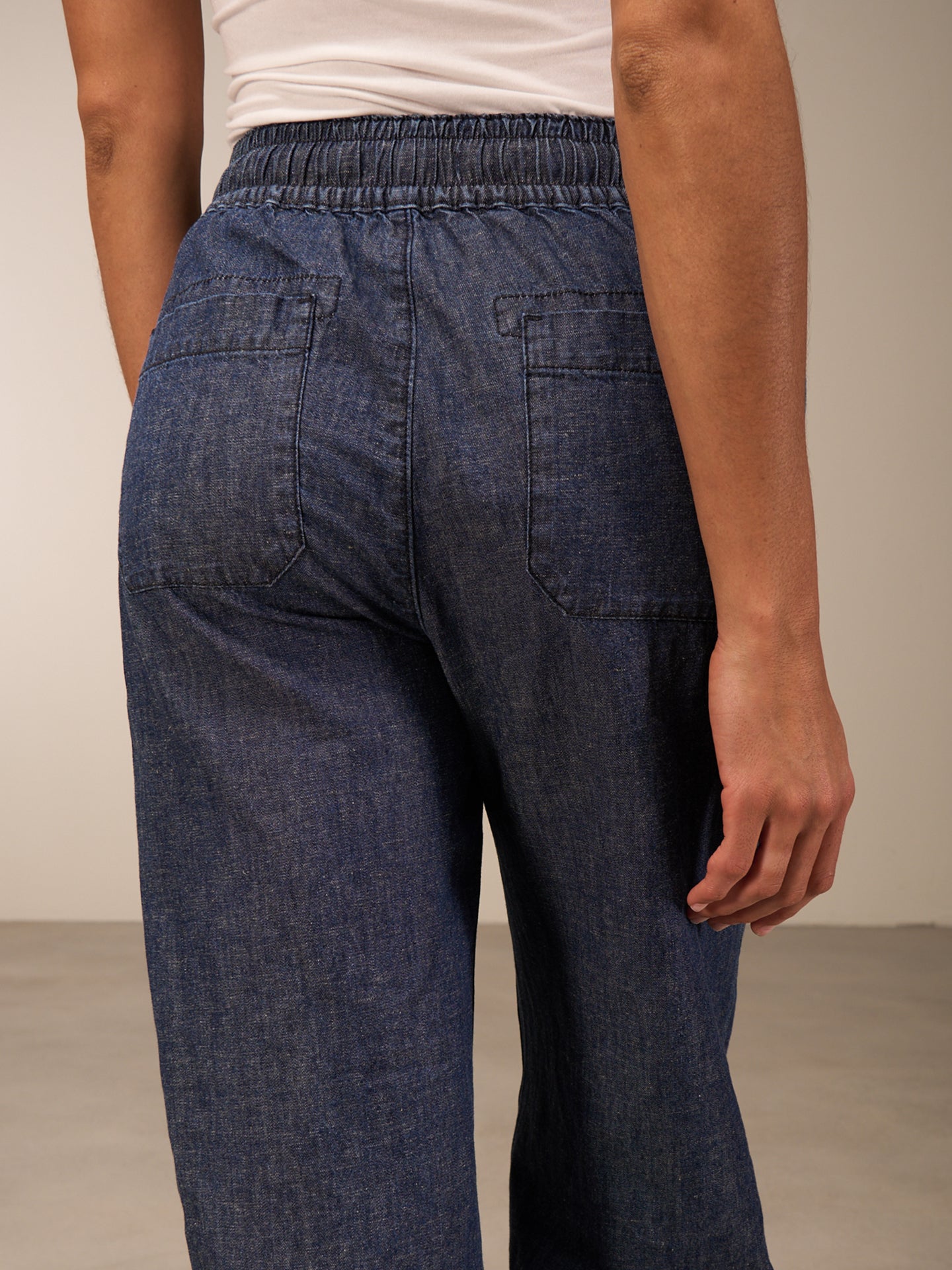Wide-leg trousers