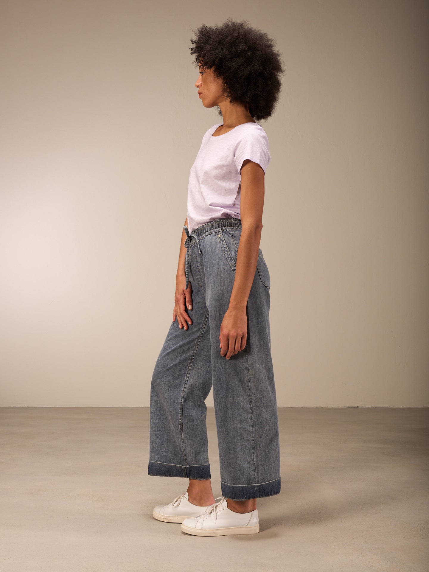 Wide-leg trousers
