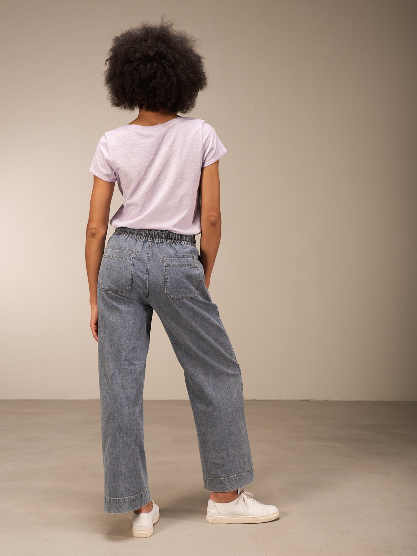Wide-leg trousers